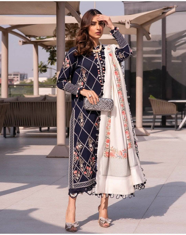  #zaha #zahawinter #zahakhaddar #winter #winterpakistanisuits #khaddar #shawl