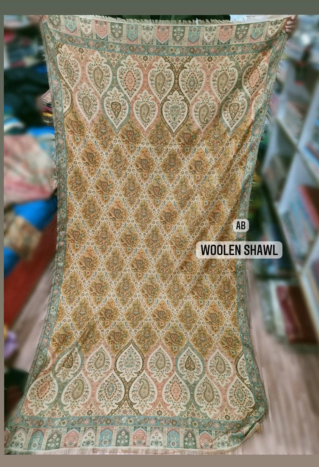 img_woolen_shawl_awwal_boutique