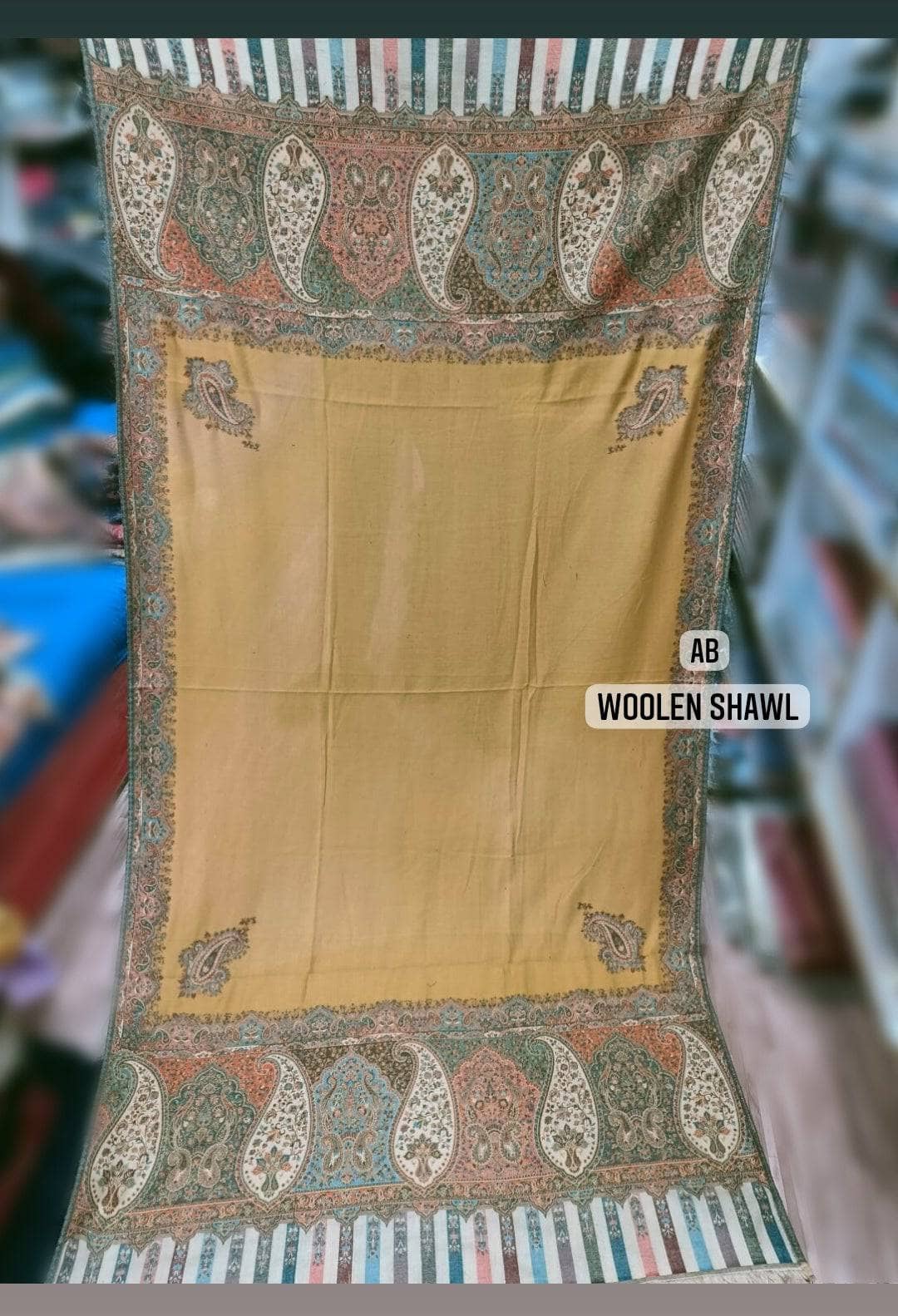 img_woolen_shawl_awwal_boutique