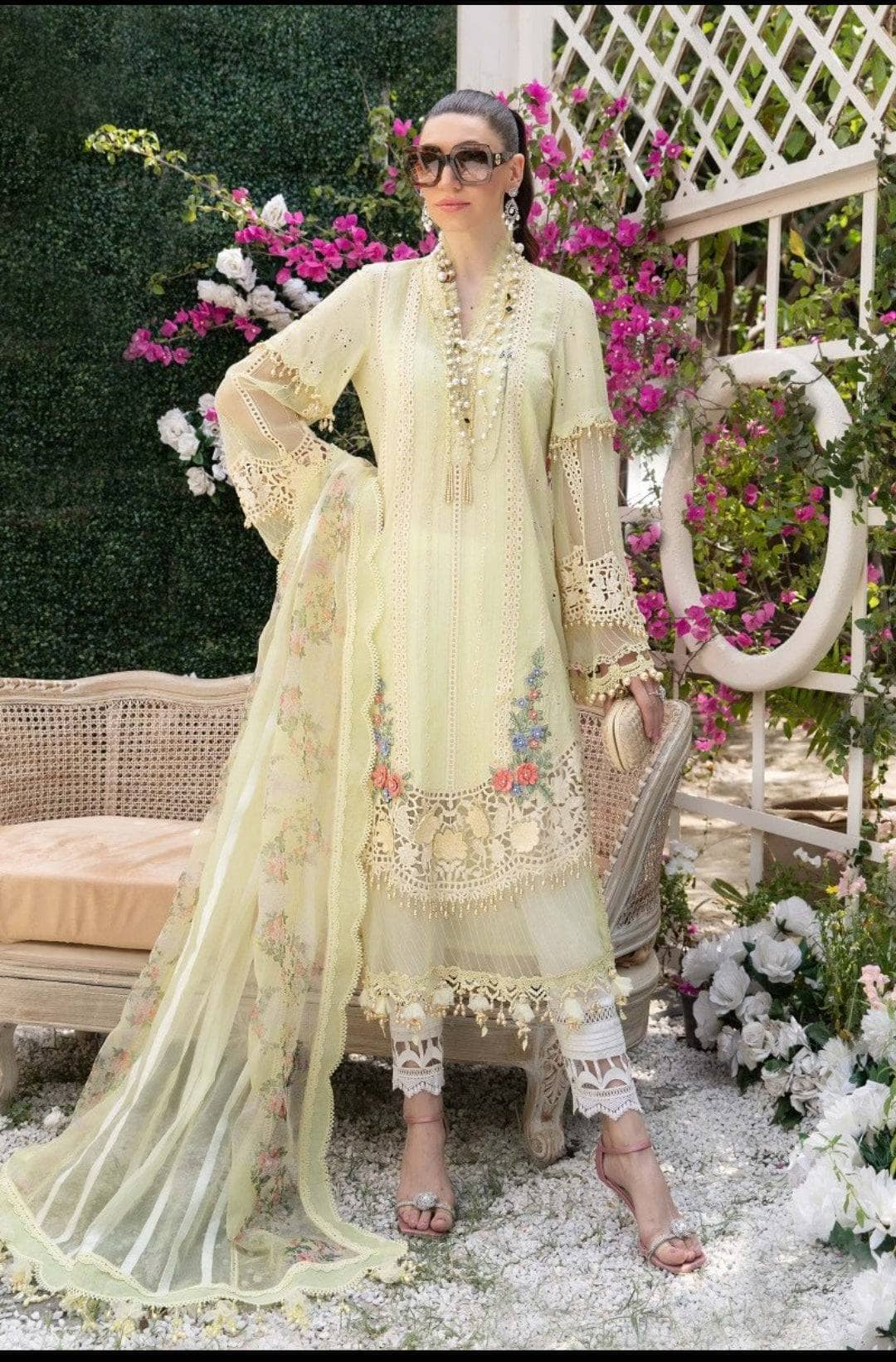 img_maria_b_eid_lawn_22_awwal_boutique