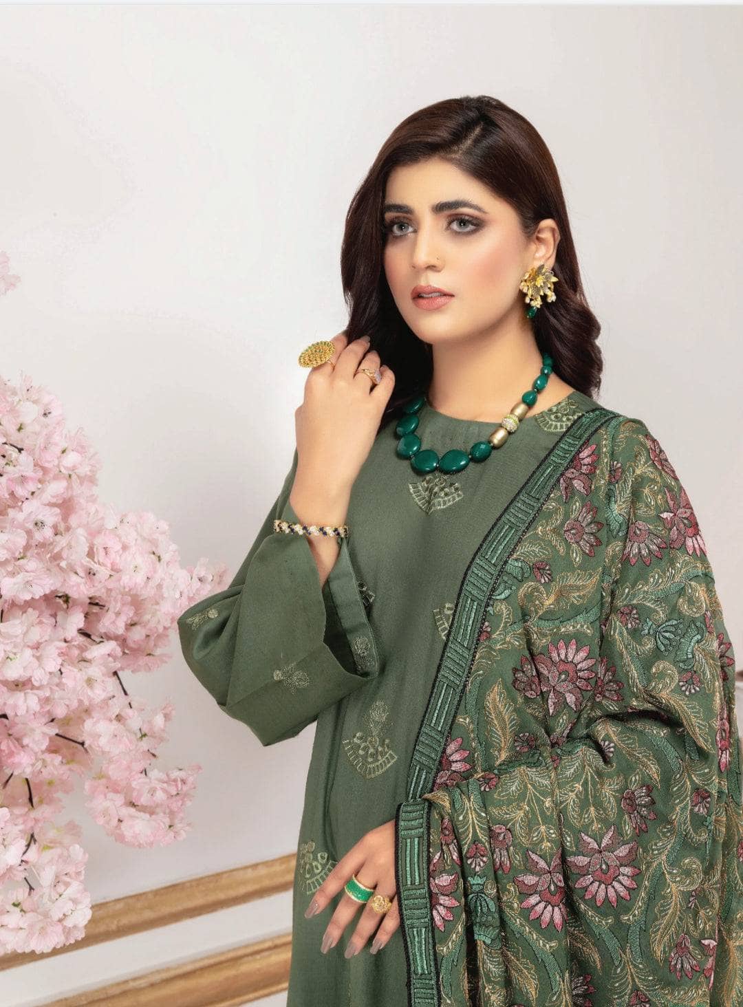 img_premium_embroidered_chiffon_dupatta_by_alaya