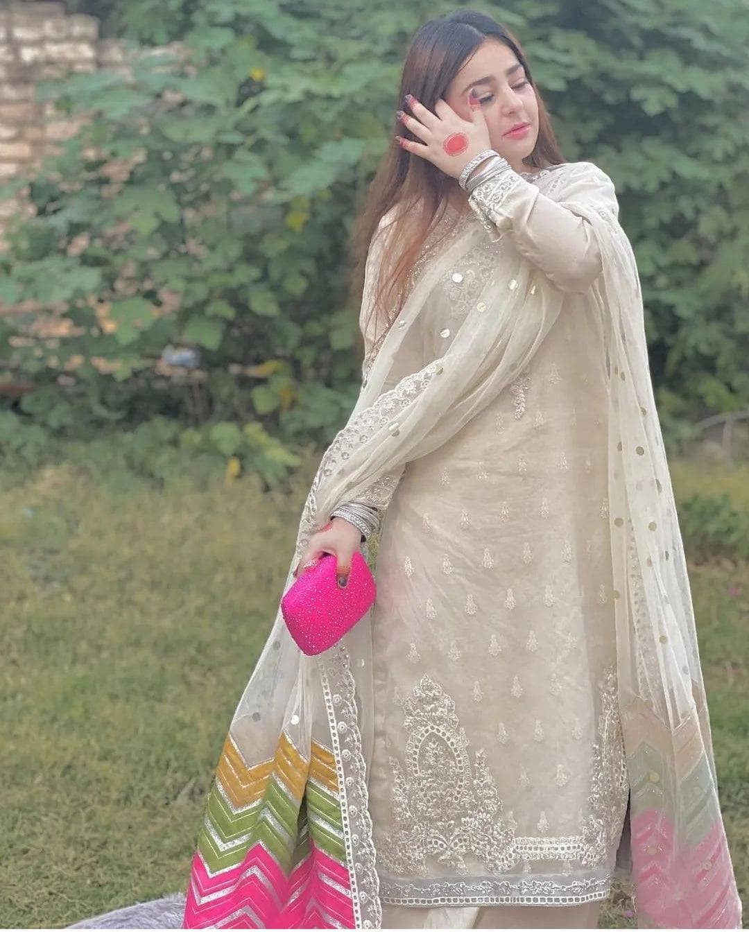 img_maria_b_eid_lawn_22_awwal_boutique