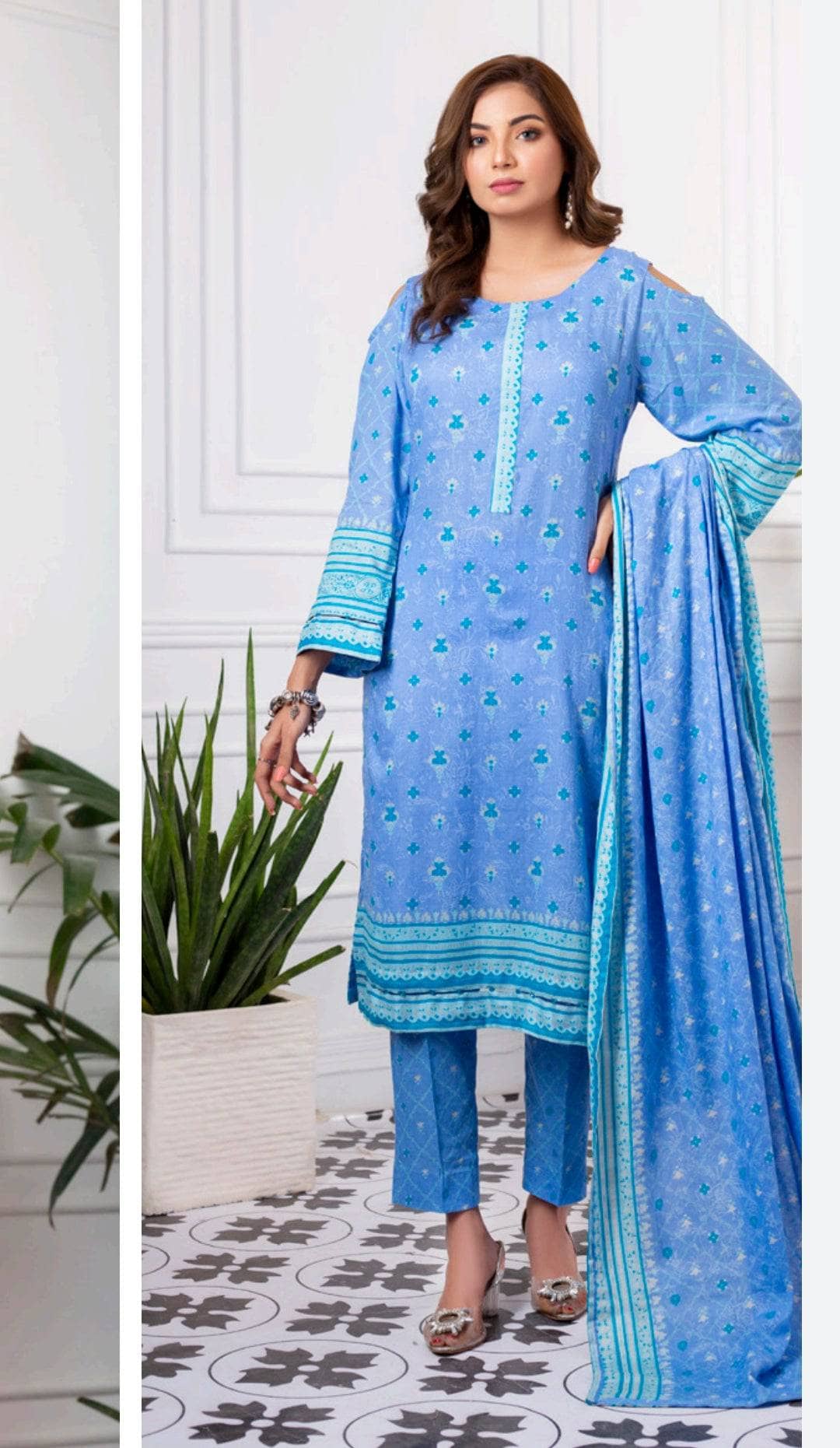 img_erum_misha_economy_lawn_22_awwal_boutique