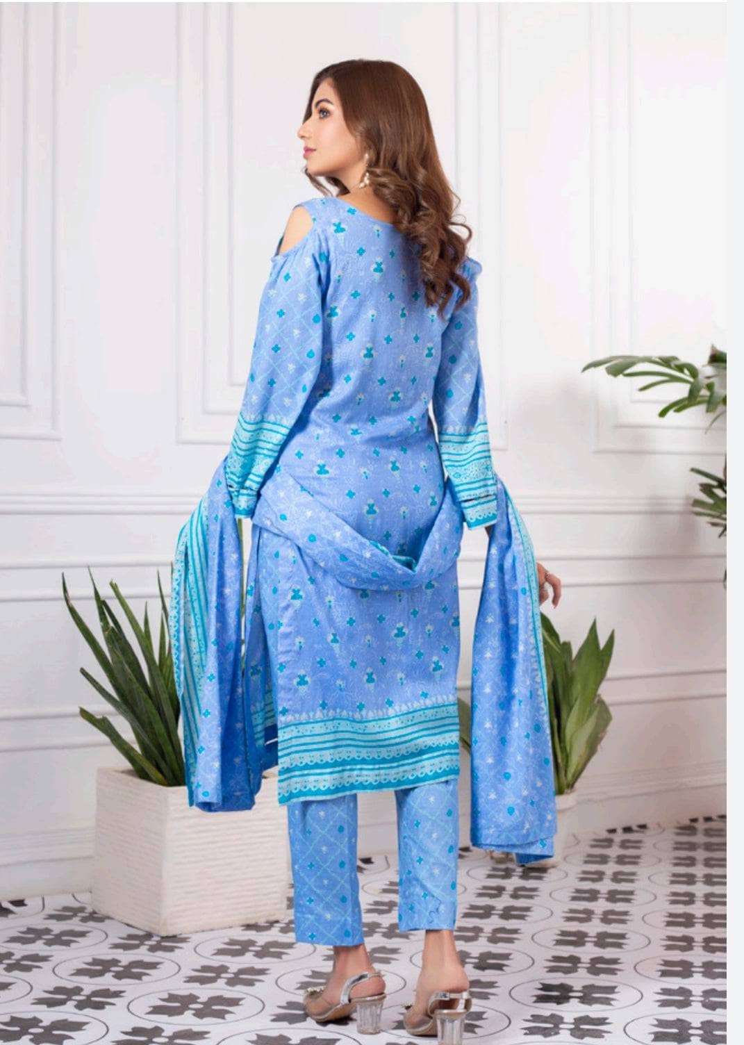 img_erum_misha_economy_lawn_22_awwal_boutique