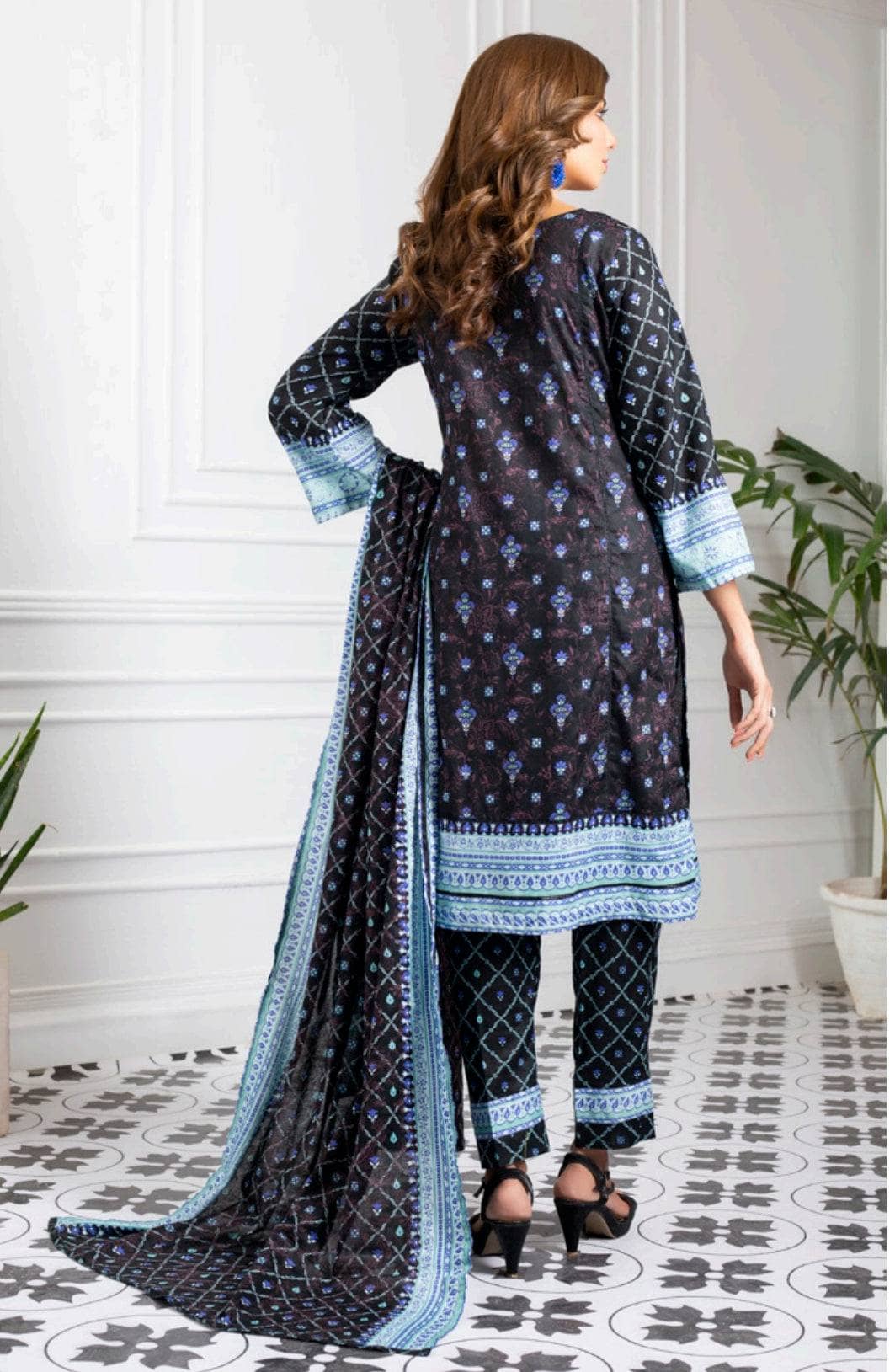 img_erum_misha_economy_lawn_22_awwal_boutique