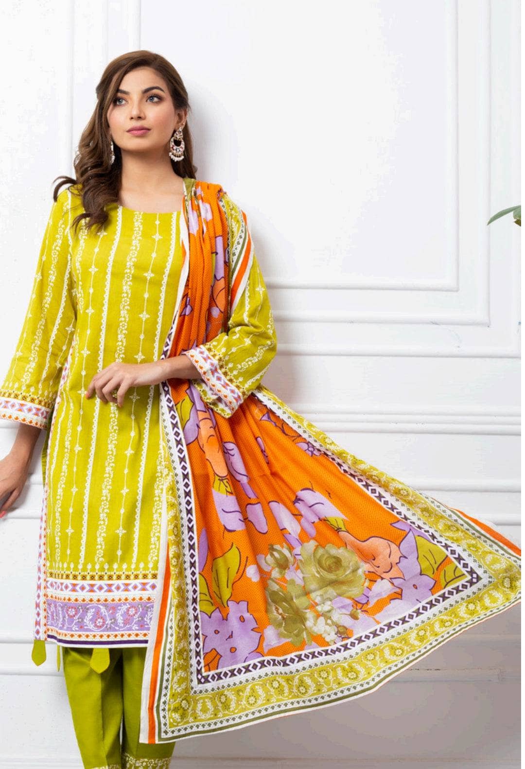 img_erum_misha_economy_lawn_22_awwal_boutique