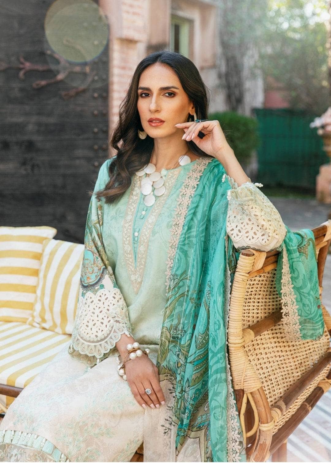img_mohagni_lawn_awwal_boutique