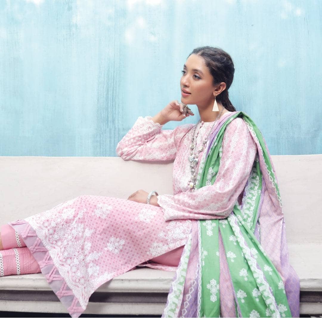 img_lsm_komal_lawn_22_awwal_boutique