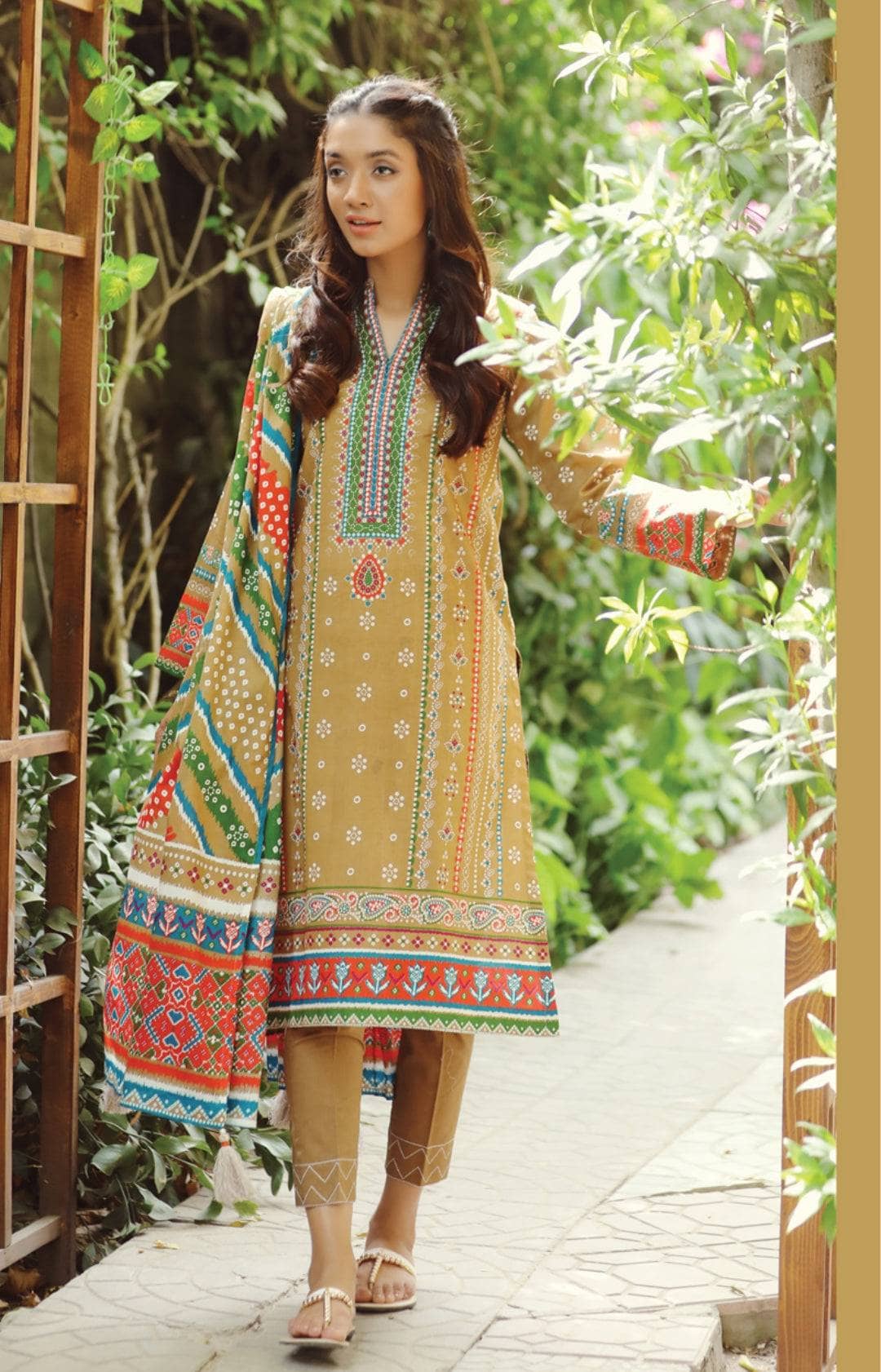 img_lsm_komal_lawn_22_awwal_boutique