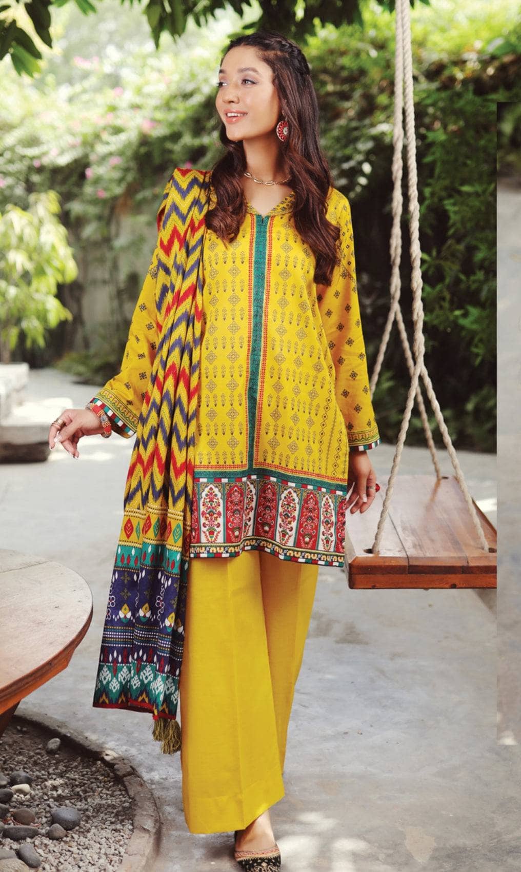 img_lsm_komal_lawn_22_awwal_boutique