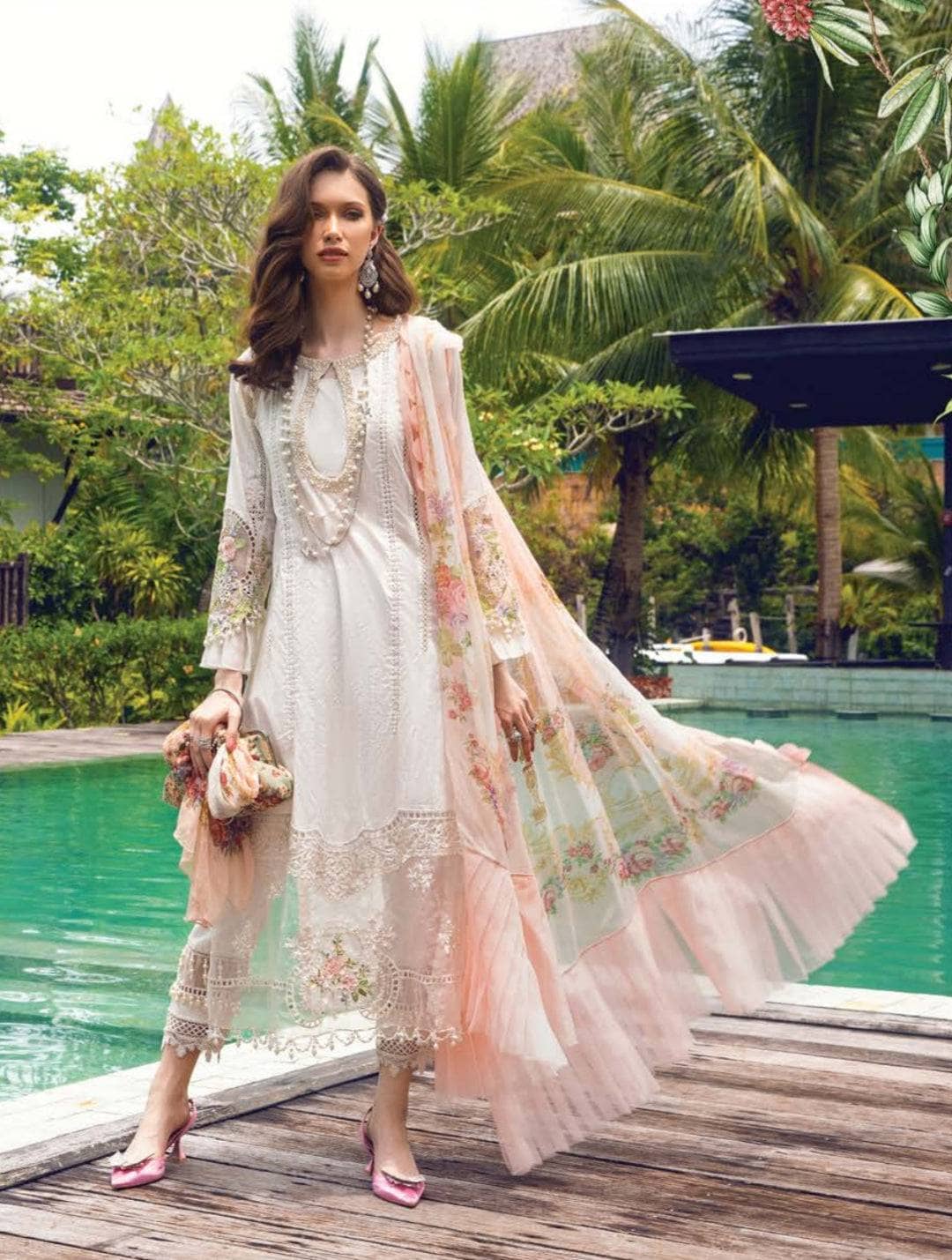 img_maria_b_m_prints_lawn_22_awwal_boutique