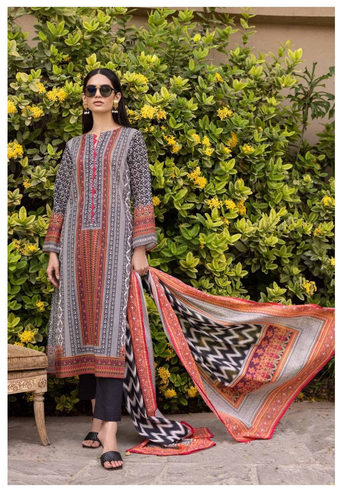 img_gul_ahmed_regalia_awwal_boutique