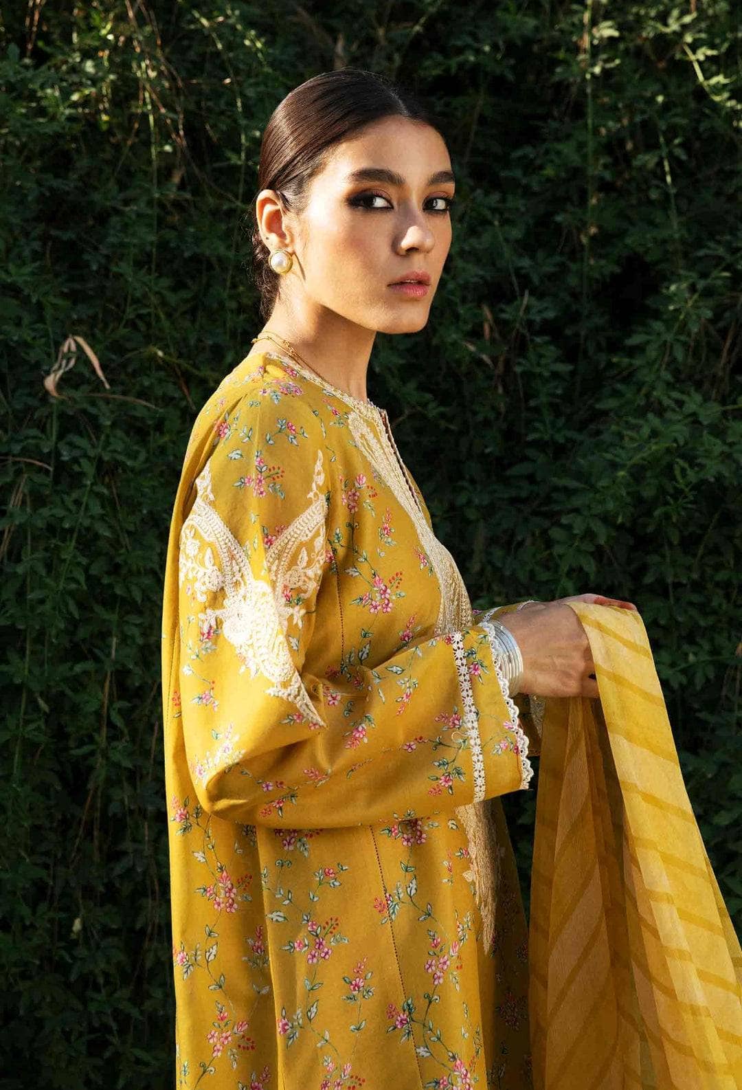 img_coco_by_zara_shahjahan_vol_2_awwal_boutique