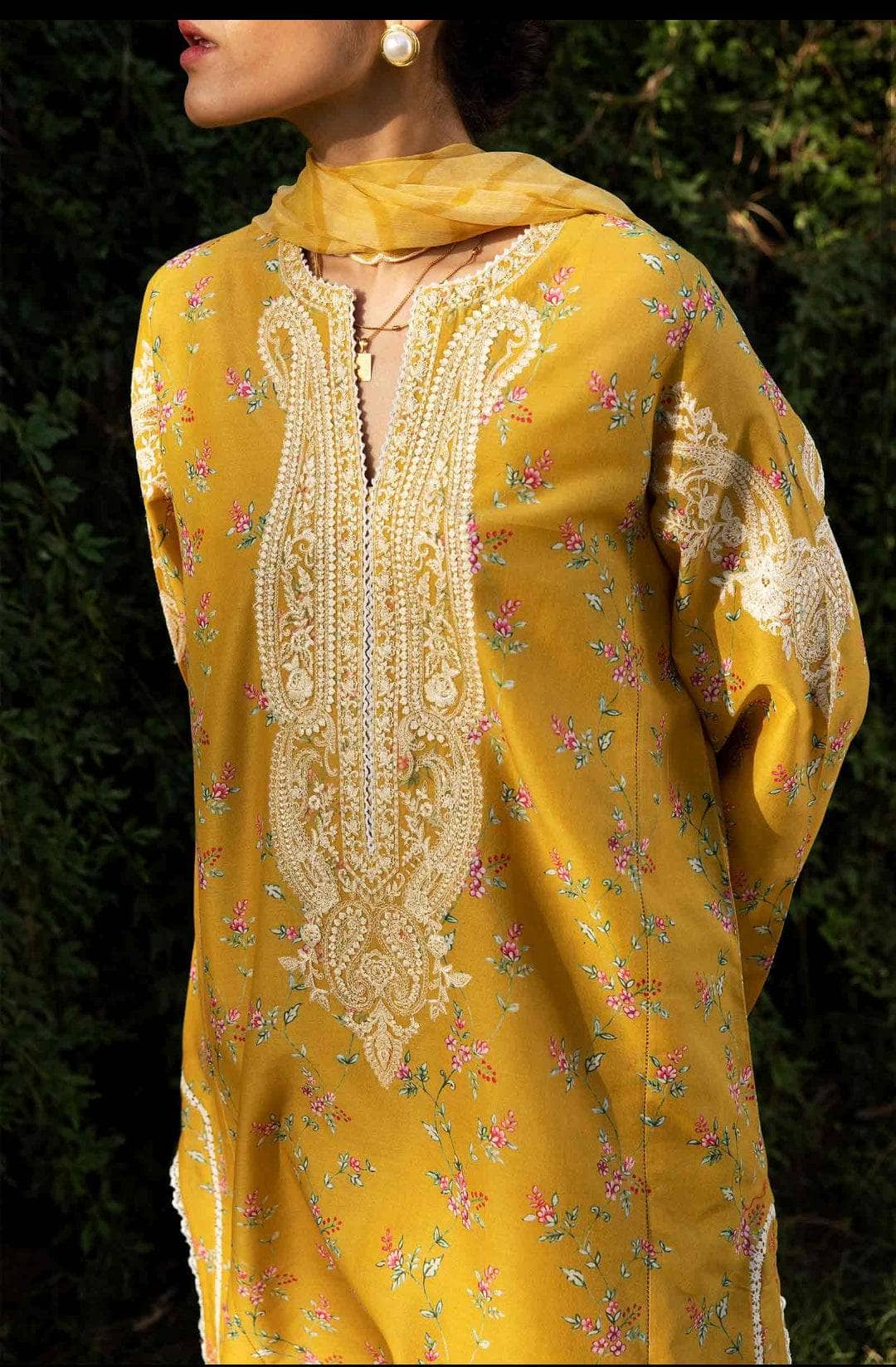 img_coco_by_zara_shahjahan_vol_2_awwal_boutique