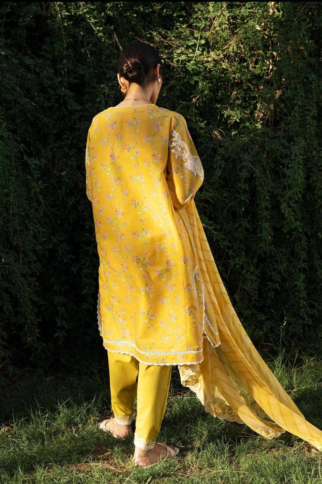 img_coco_by_zara_shahjahan_vol_2_awwal_boutique