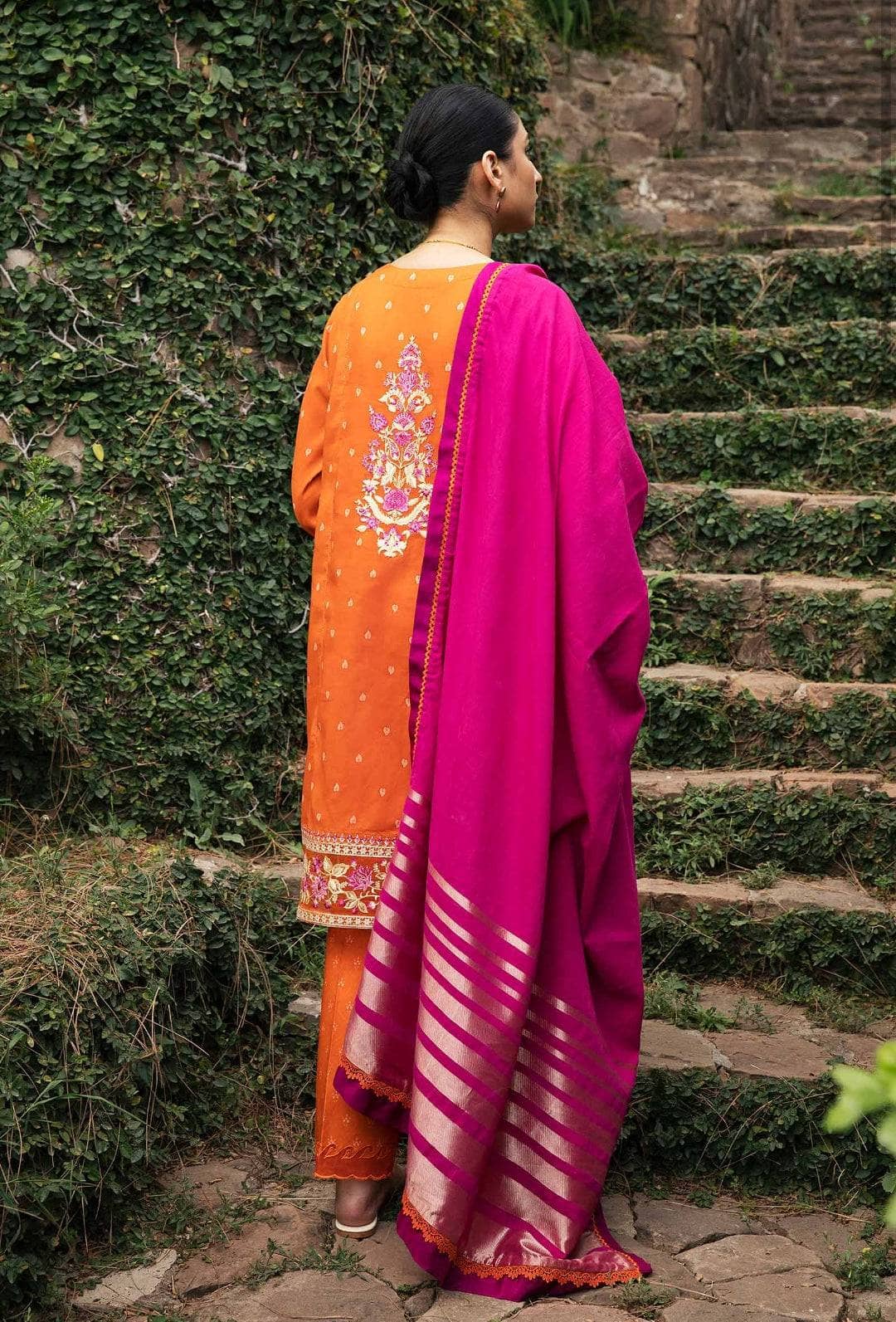 img_coco_by_zara_shahjahan_vol_2_awwal_boutique