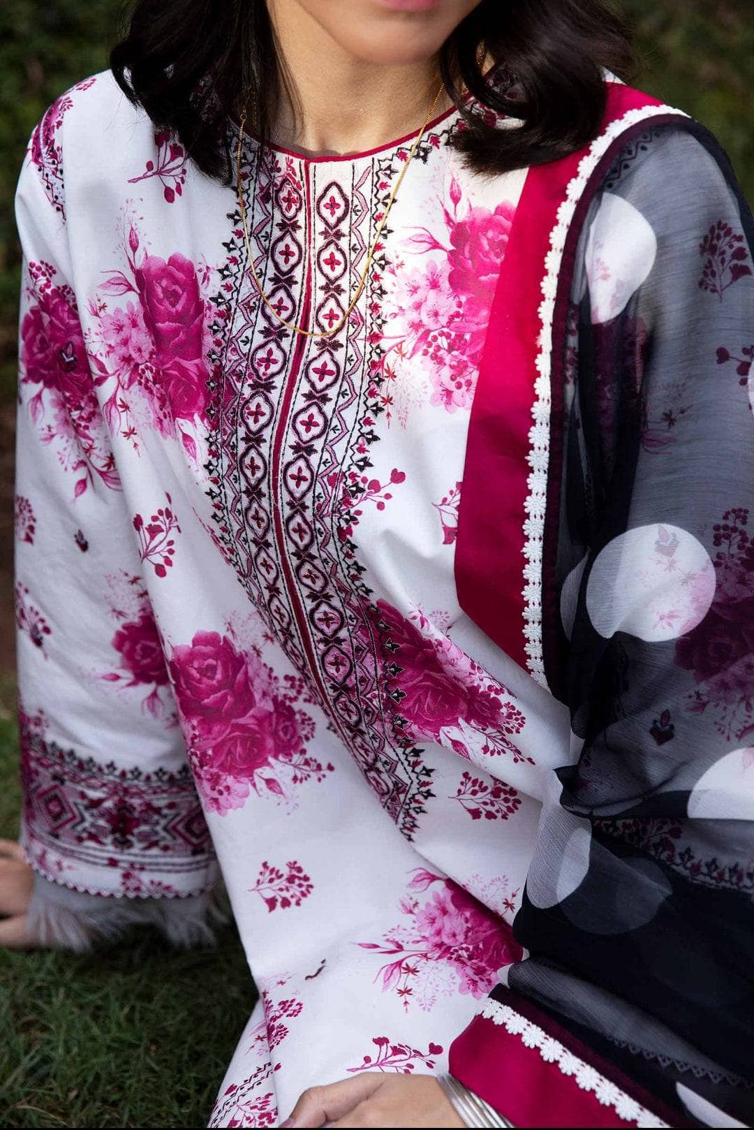 img_coco_by_zara_shahjahan_vol_2_awwal_boutique