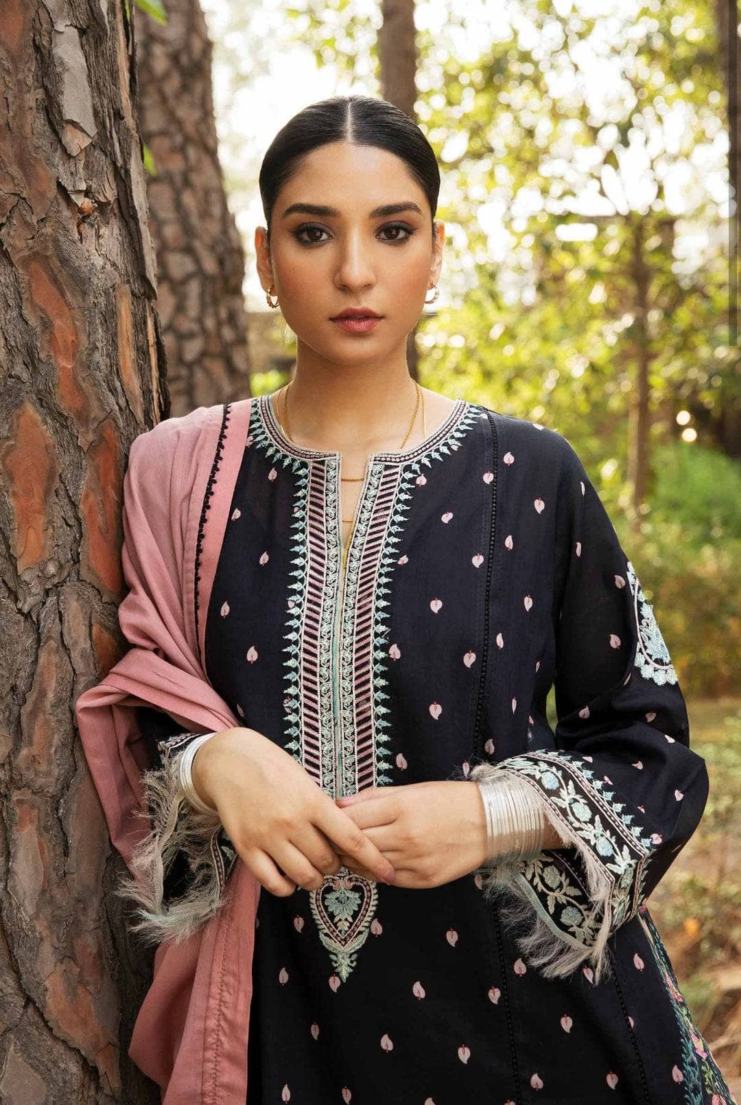 img_coco_by_zara_shahjahan_vol_2_awwal_boutique