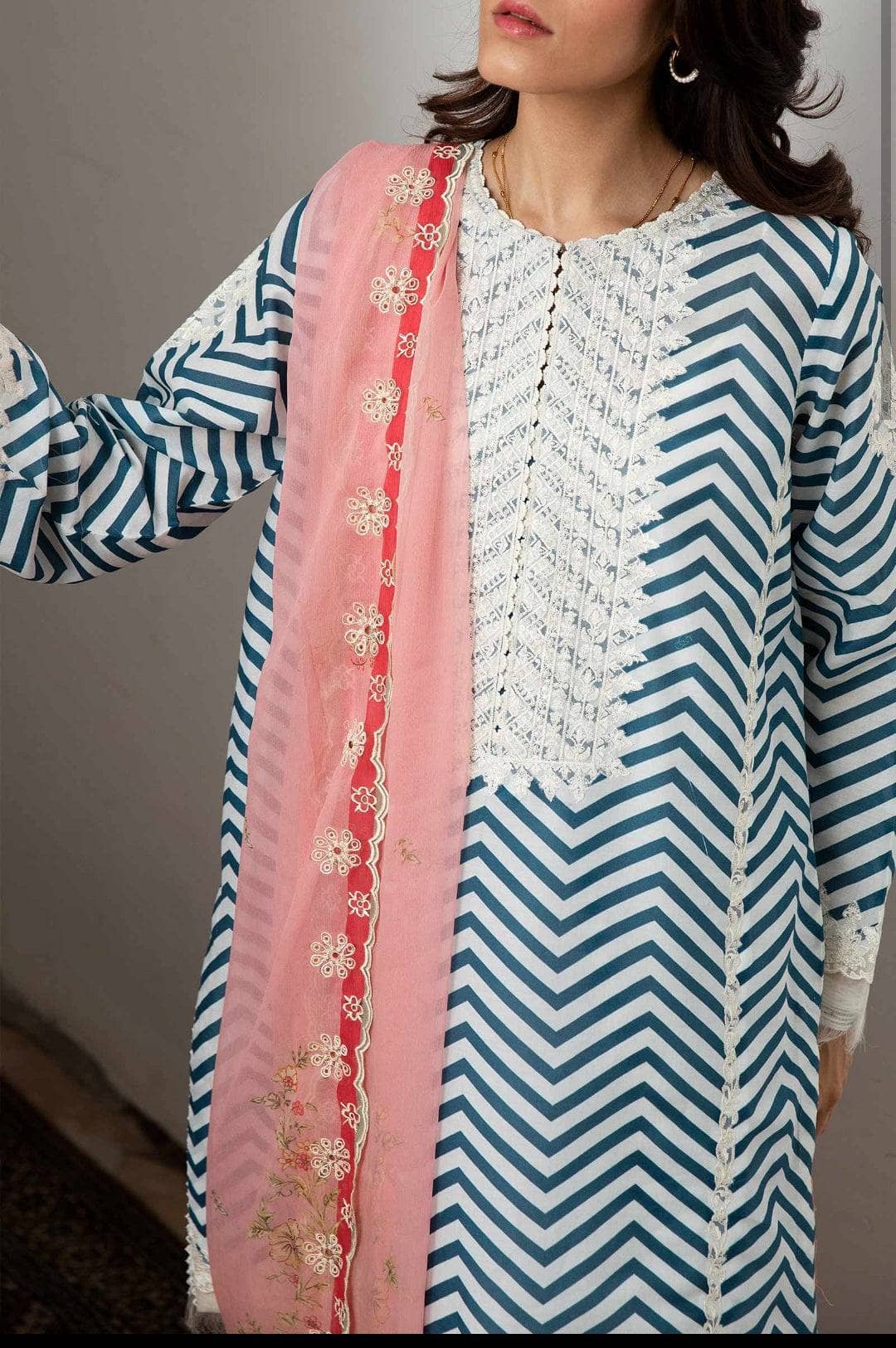 img_coco_by_zara_shahjahan_vol_2_awwal_boutique