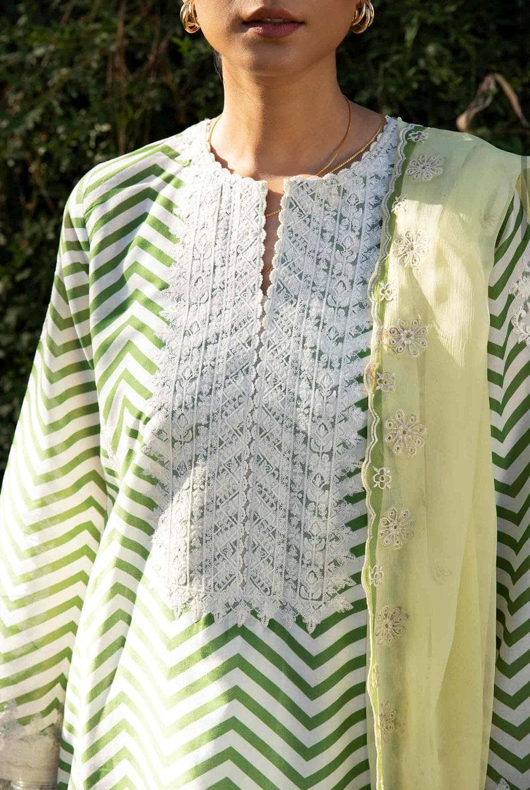 img_coco_by_zara_shahjahan_vol_2_awwal_boutique