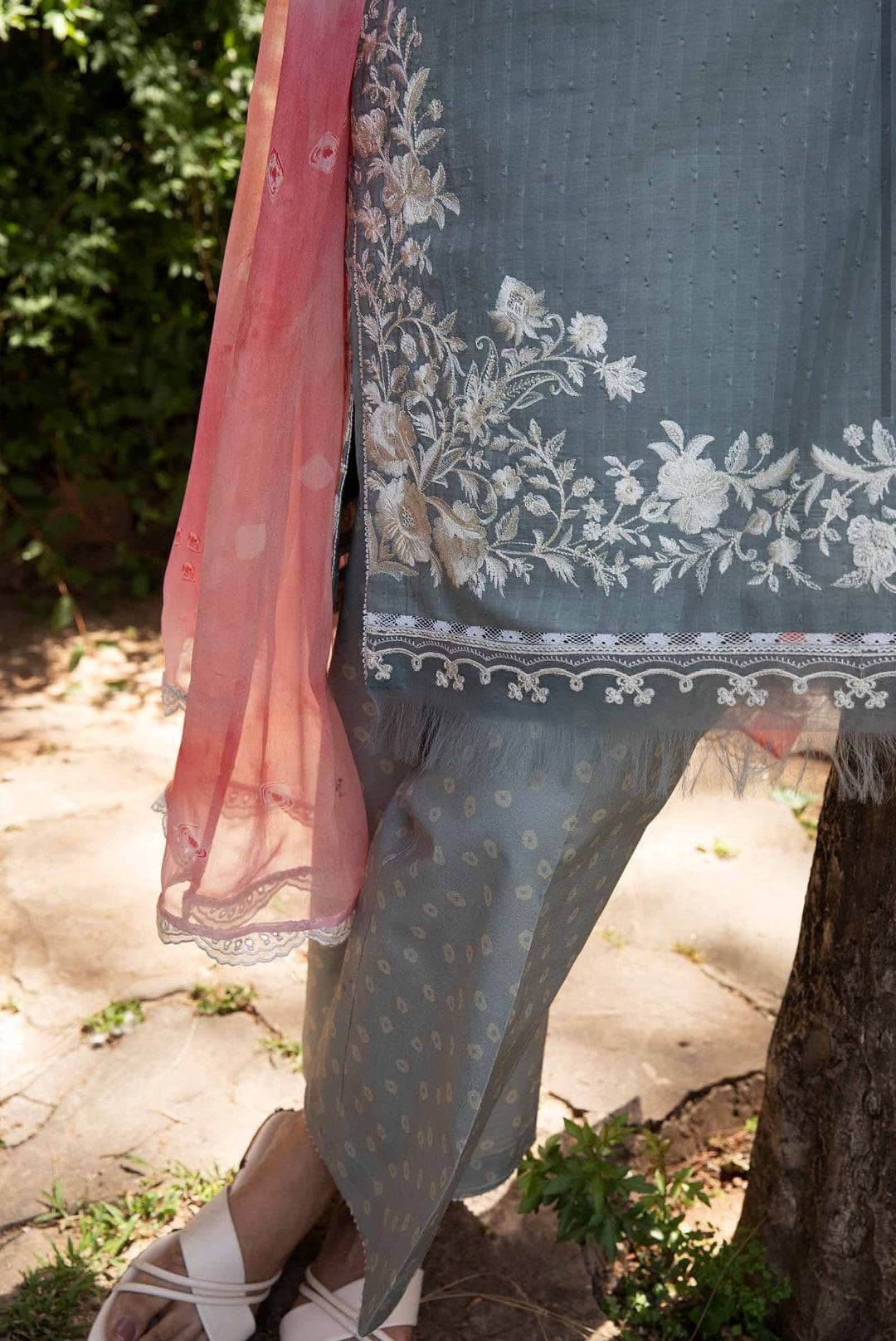 img_coco_by_zara_shahjahan_vol_2_awwal_boutique