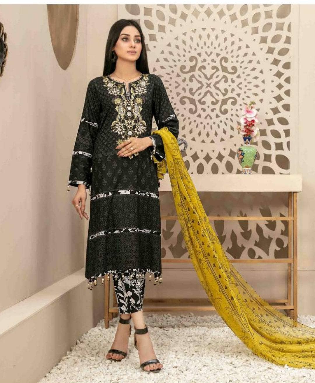 img_amna_sohail_melika_awwal_boutique