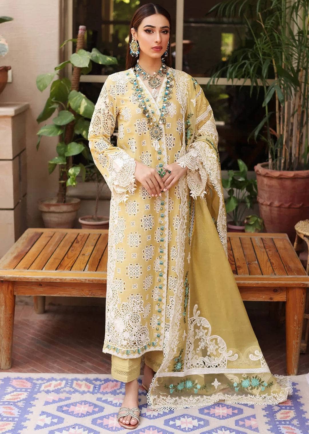 img_manara_lawn_22_awwal_boutique