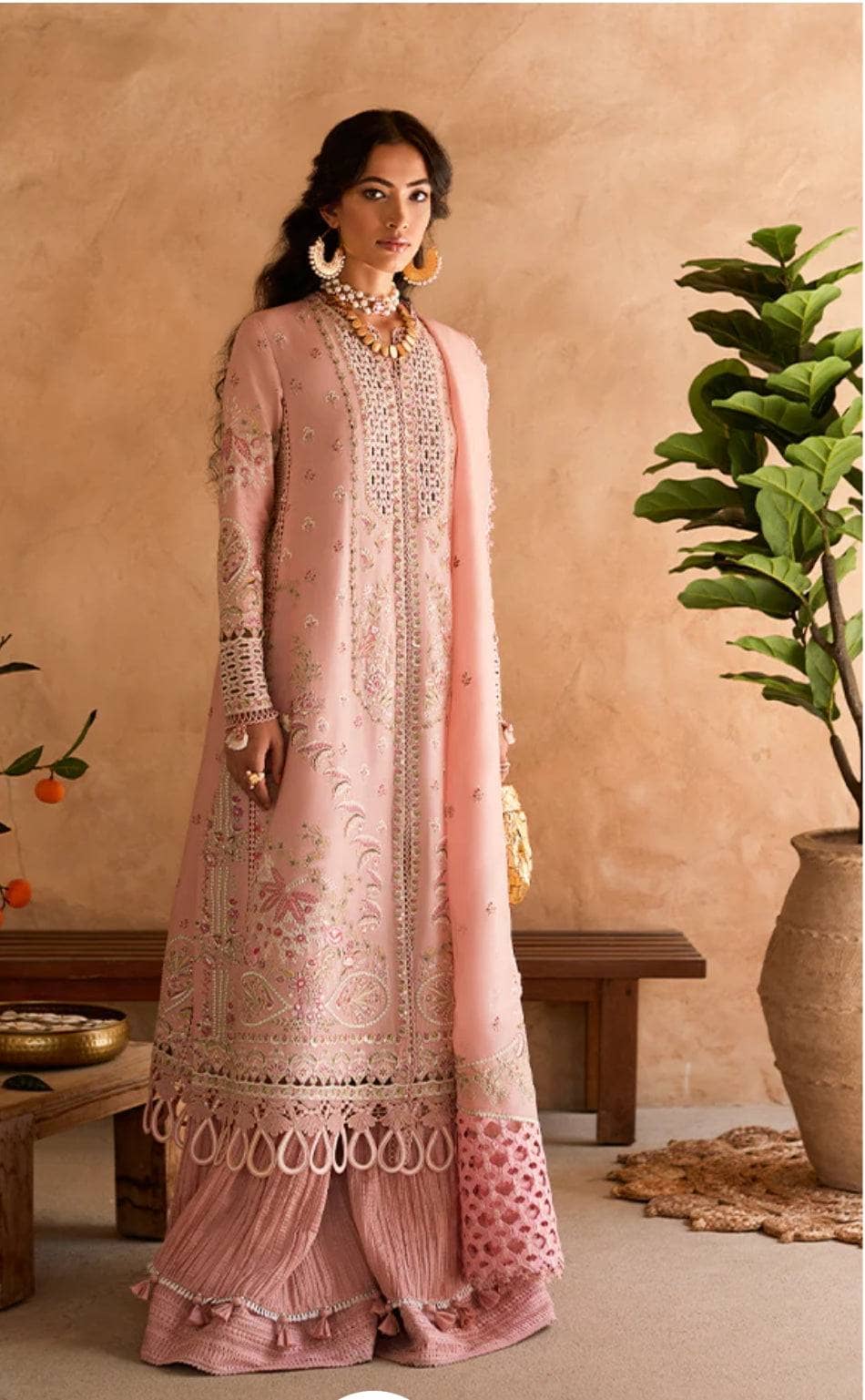 img_suffuse_lawn_collection_22_awwal_boutique