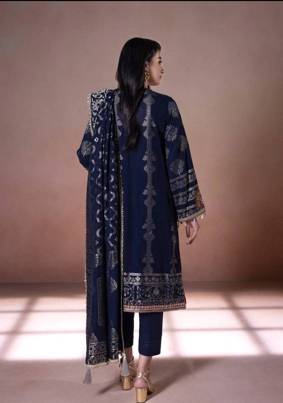 img_sapphire_intermix_2022_awwal_boutique