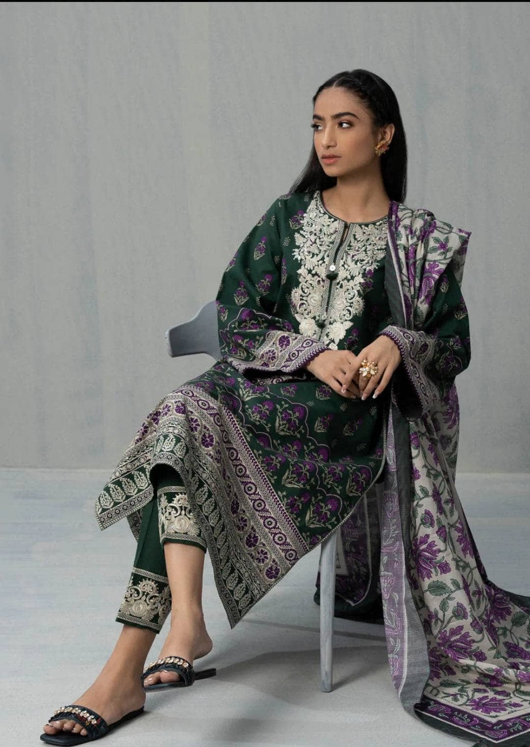 img_sapphire_intermix_2022_awwal_boutique