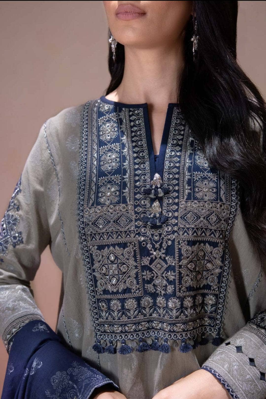 img_sapphire_intermix_2022_awwal_boutique