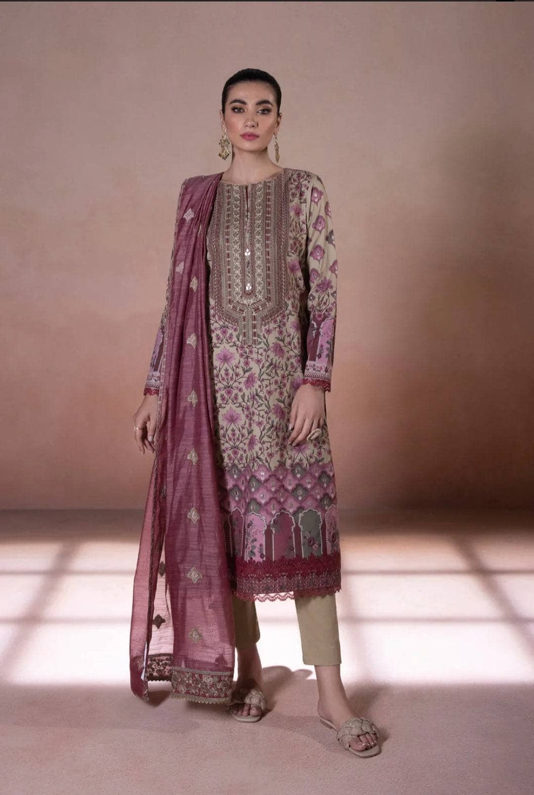 img_sapphire_intermix_2022_awwal_boutique