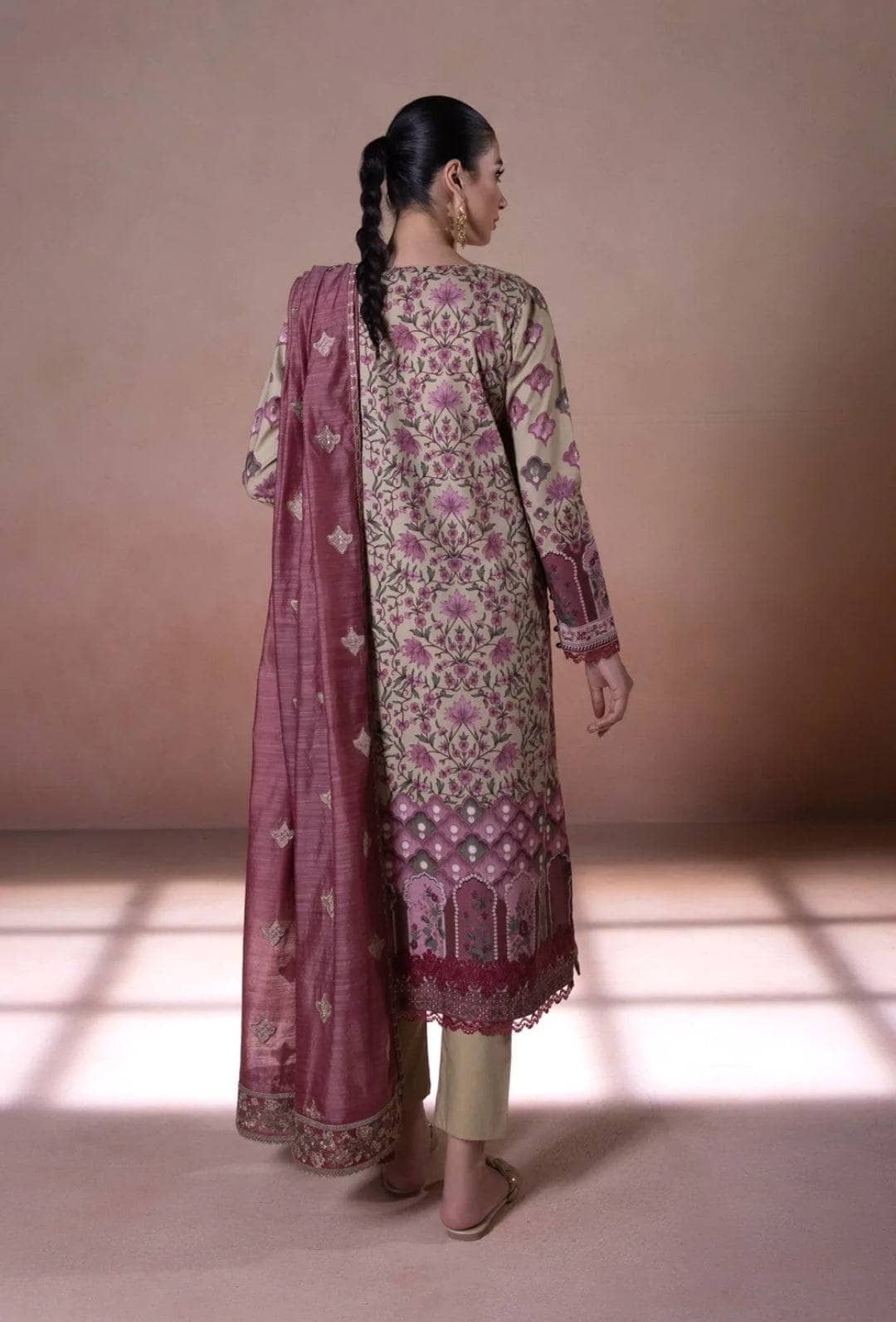 img_sapphire_intermix_2022_awwal_boutique