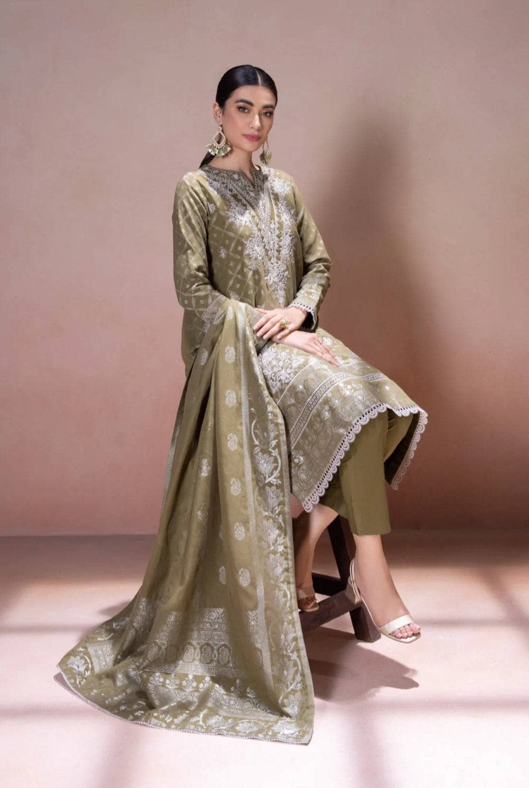 img_sapphire_intermix_2022_awwal_boutique