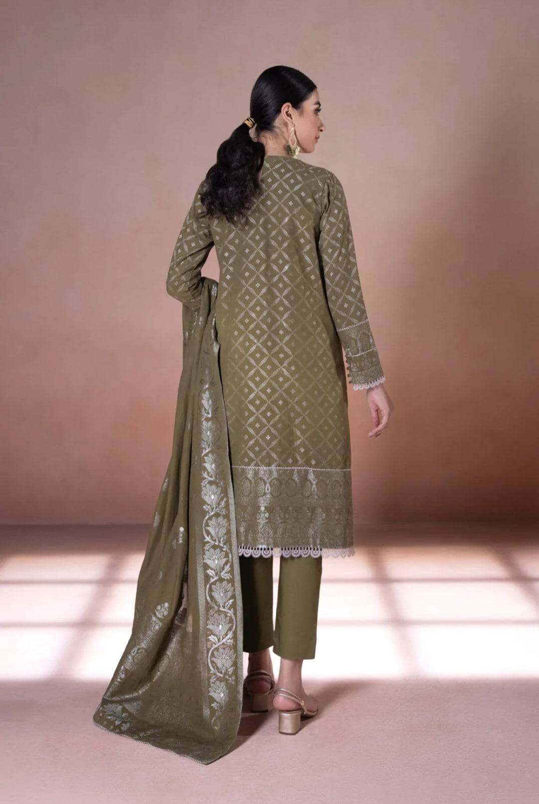 img_sapphire_intermix_2022_awwal_boutique