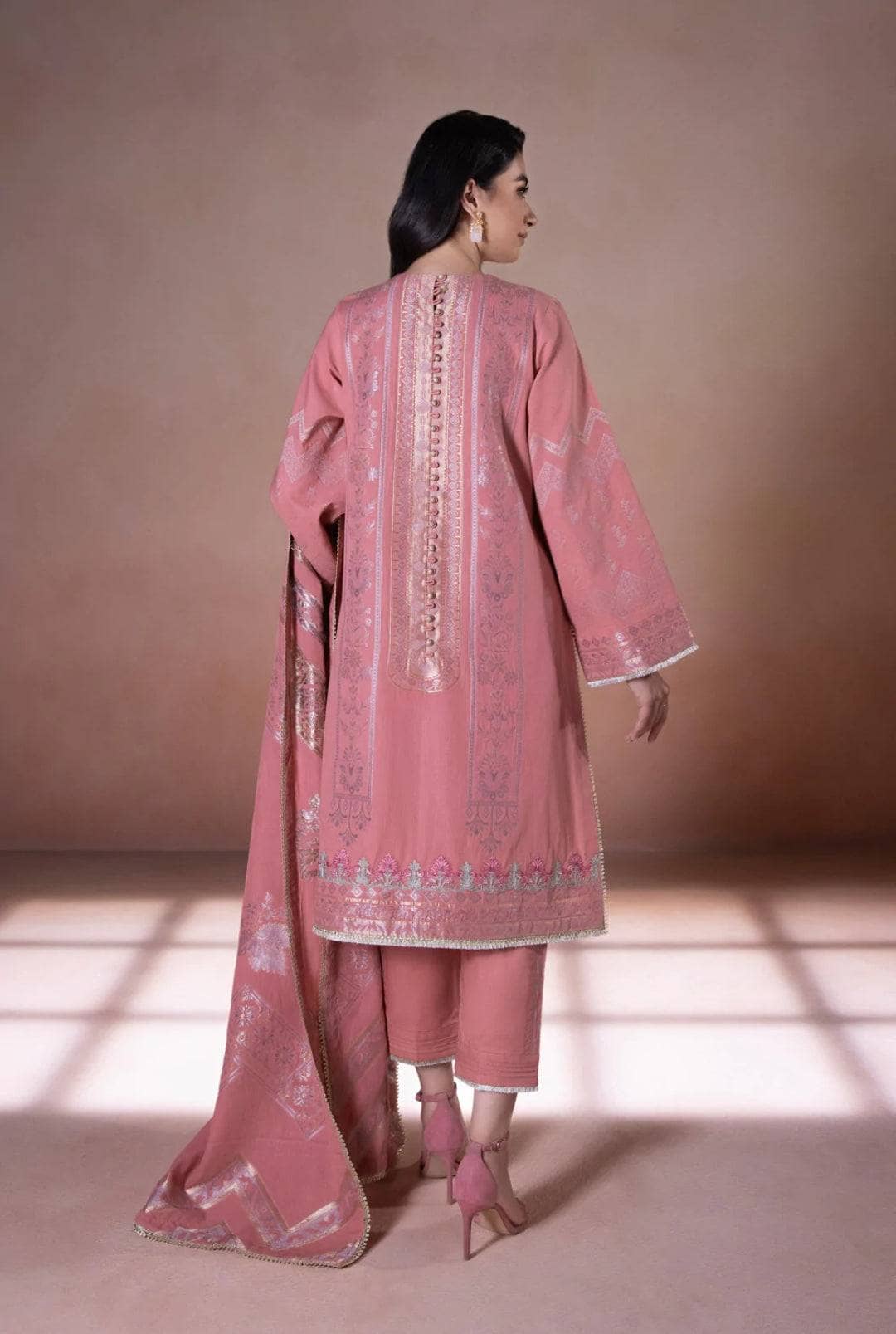 img_sapphire_intermix_2022_awwal_boutique