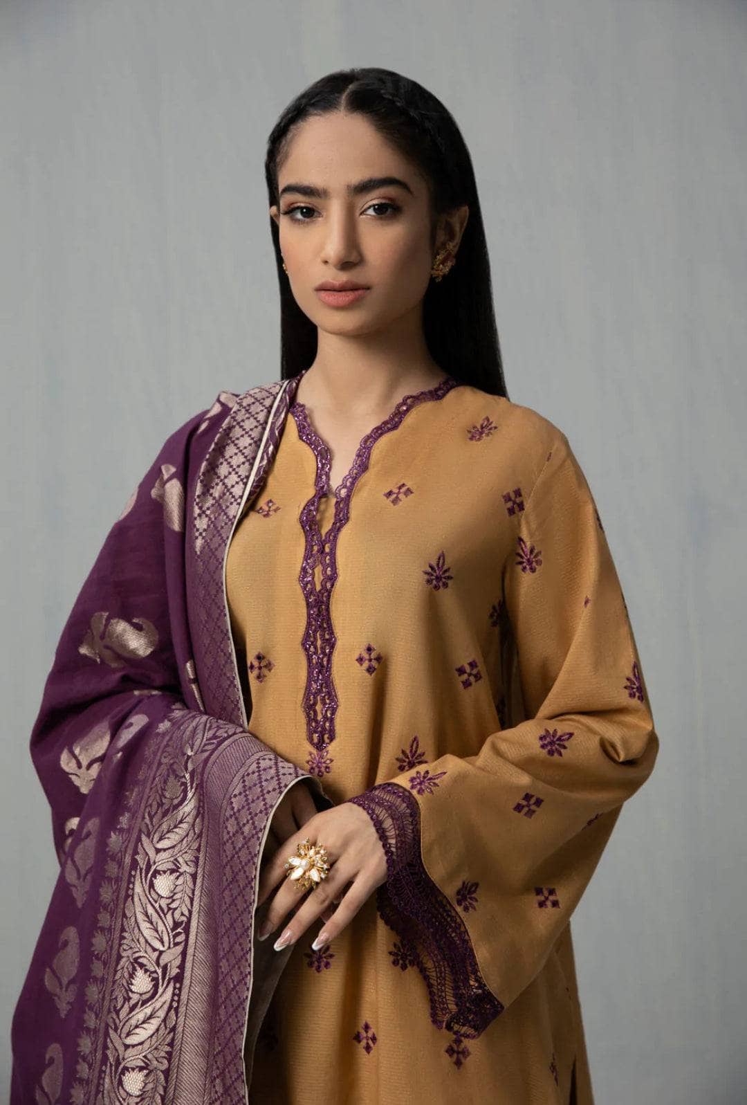 img_sapphire_intermix_2022_awwal_boutique