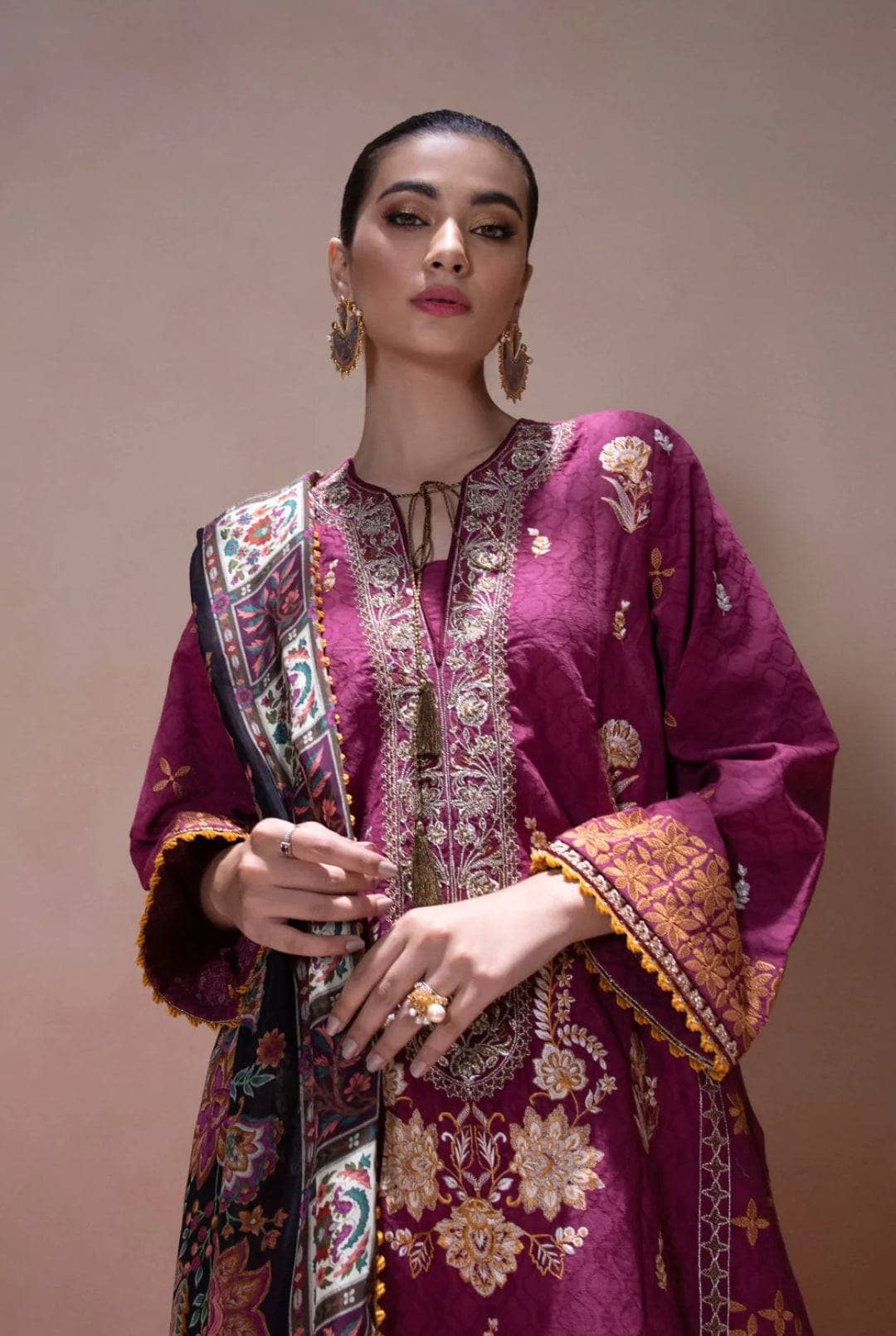 img_sapphire_intermix_2022_awwal_boutique