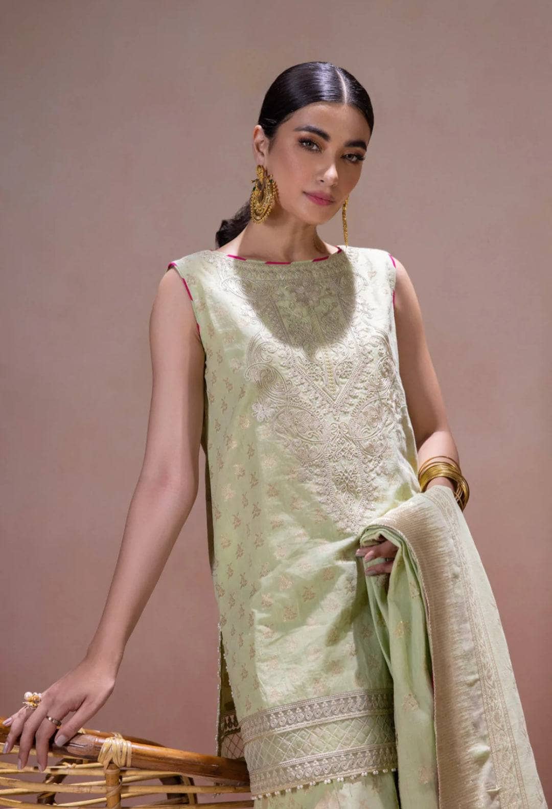 img_sapphire_intermix_2022_awwal_boutique