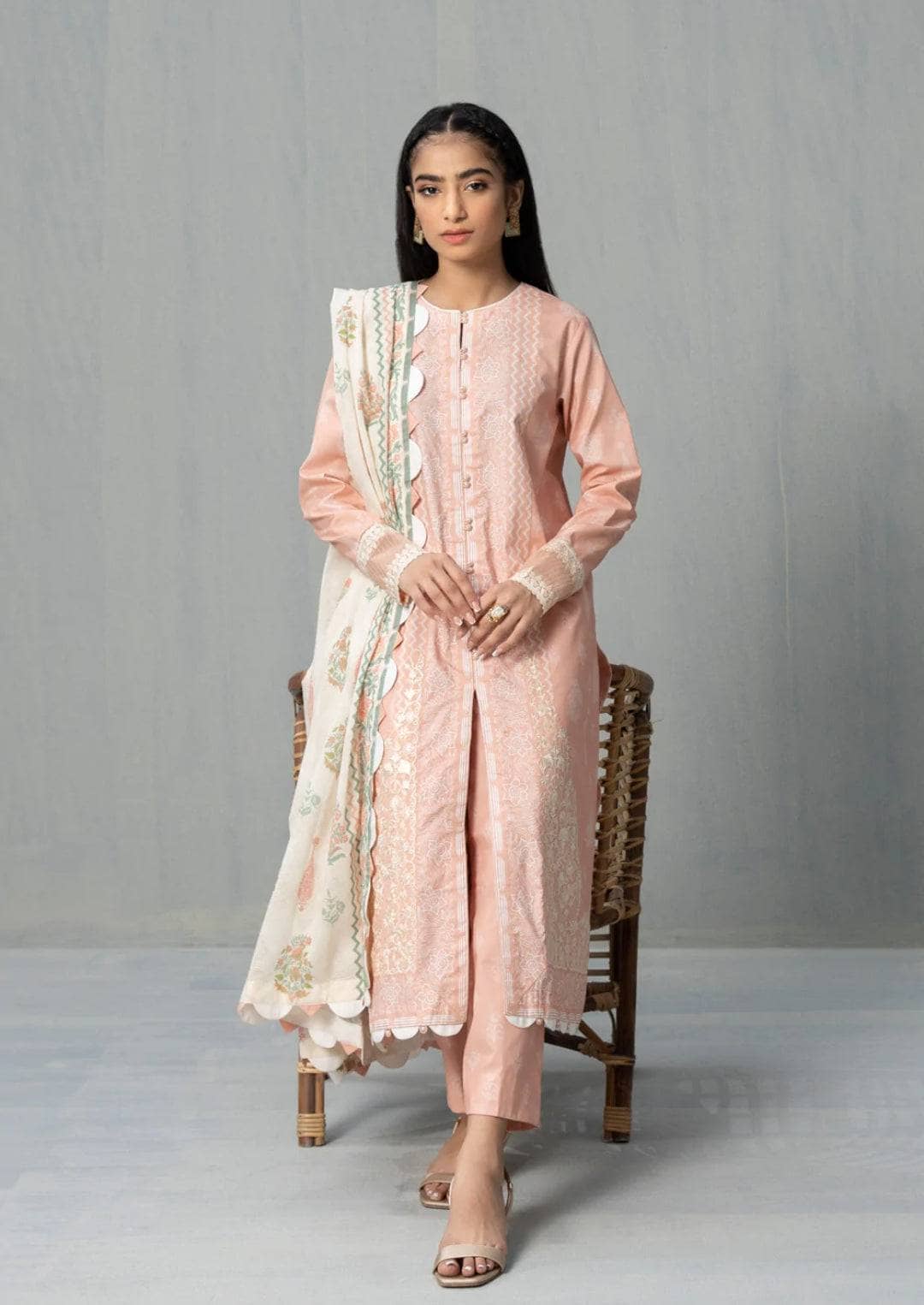 img_sapphire_intermix_2022_awwal_boutique