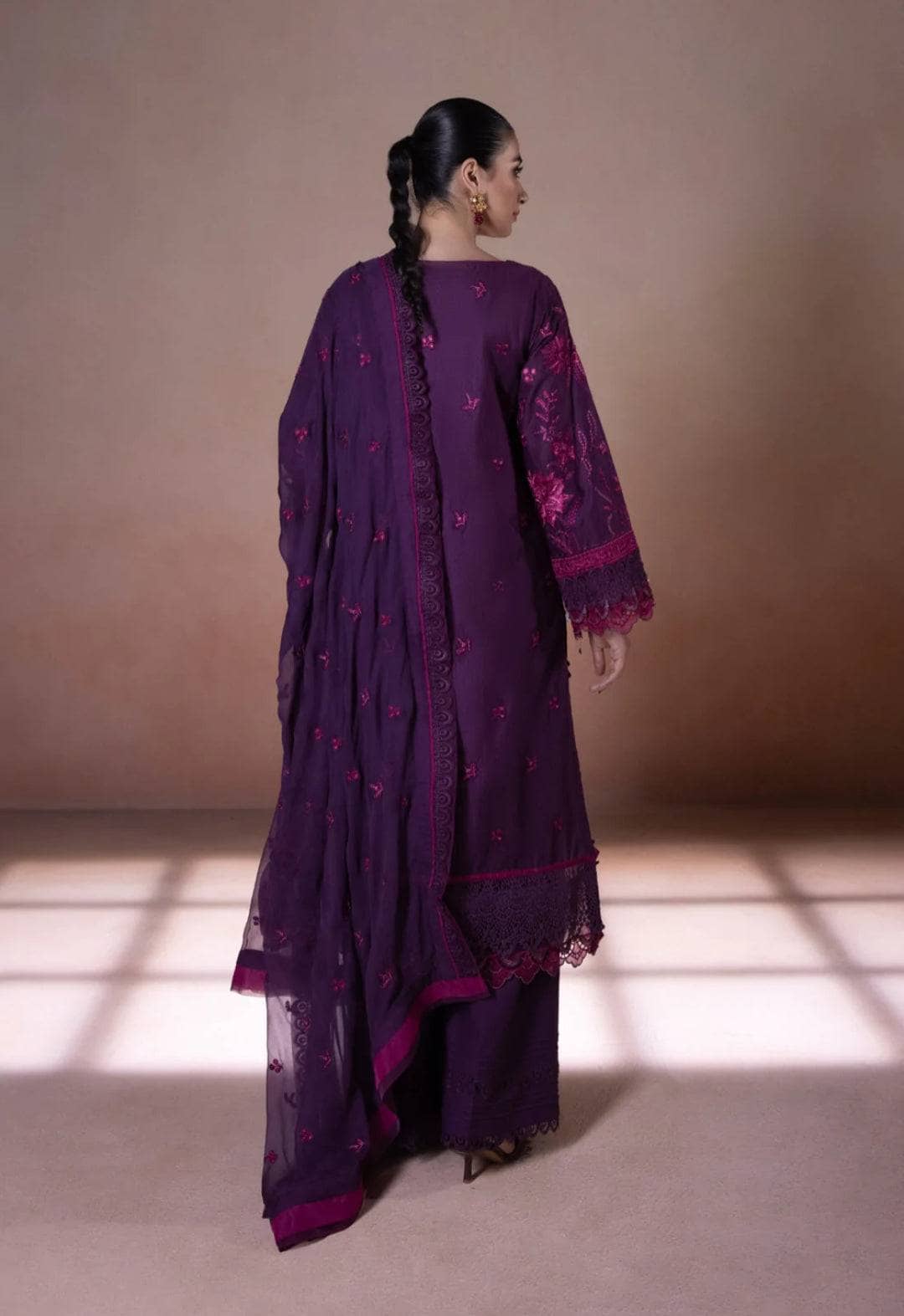 img_sapphire_intermix_2022_awwal_boutique