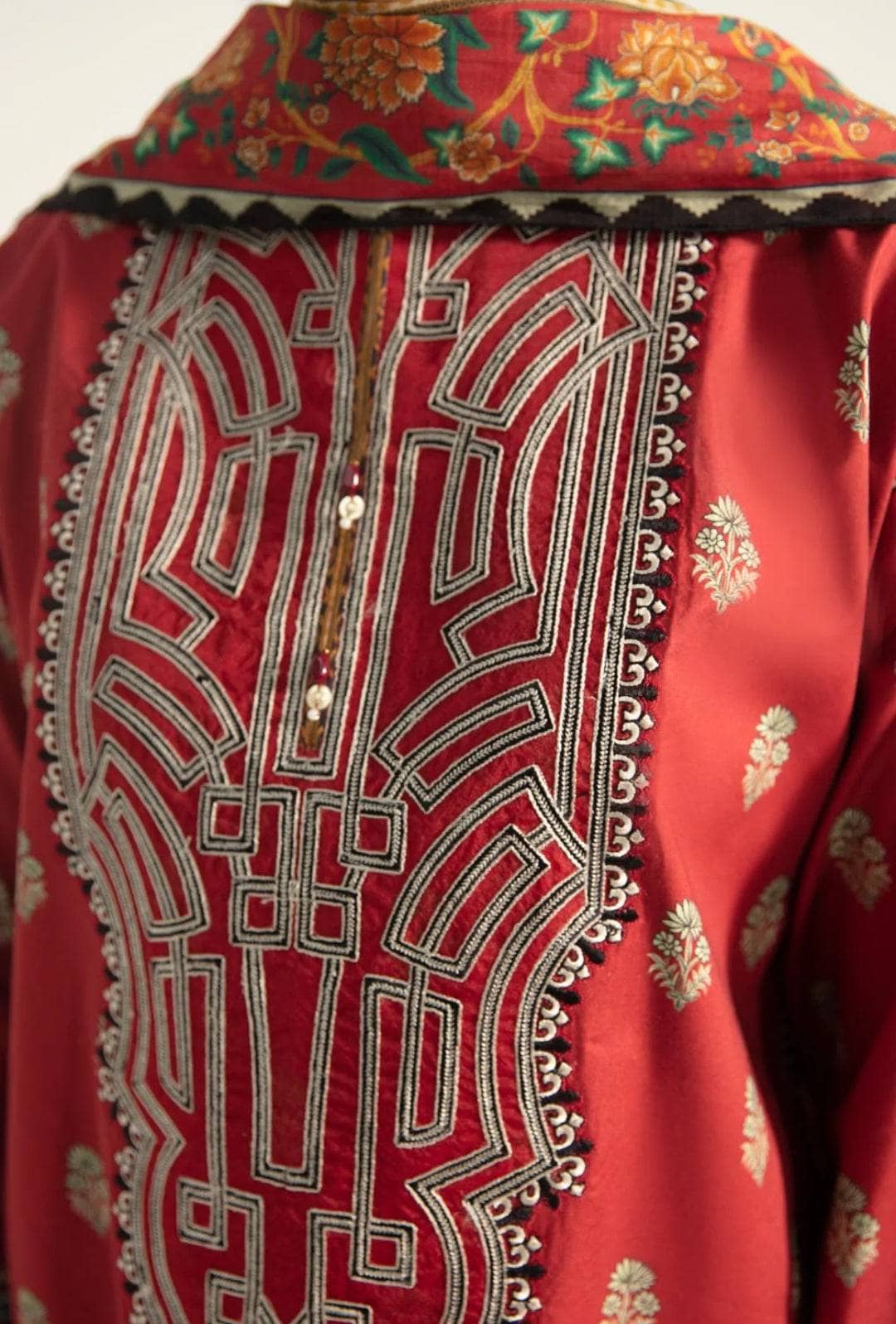 img_sapphire_intermix_2022_awwal_boutique