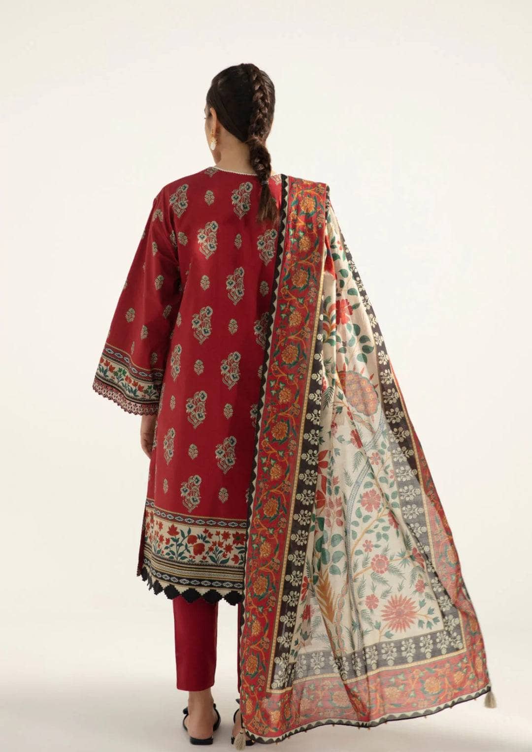 img_sapphire_intermix_2022_awwal_boutique