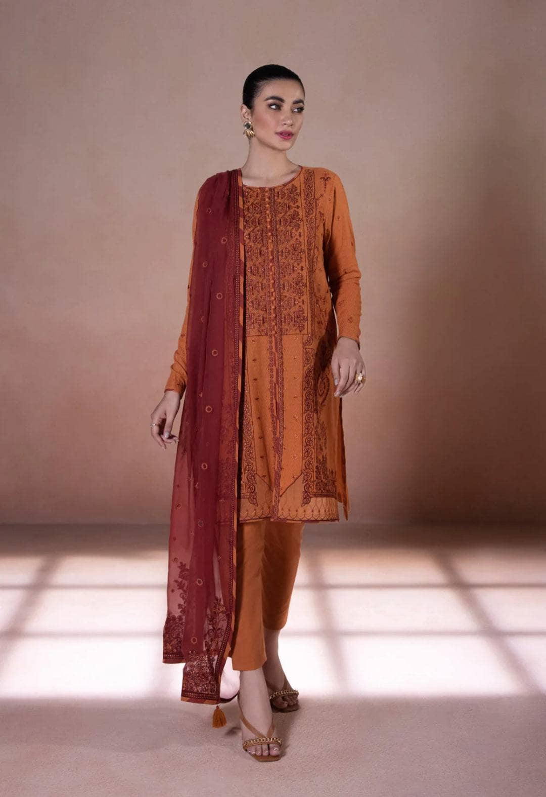 img_sapphire_intermix_2022_awwal_boutique