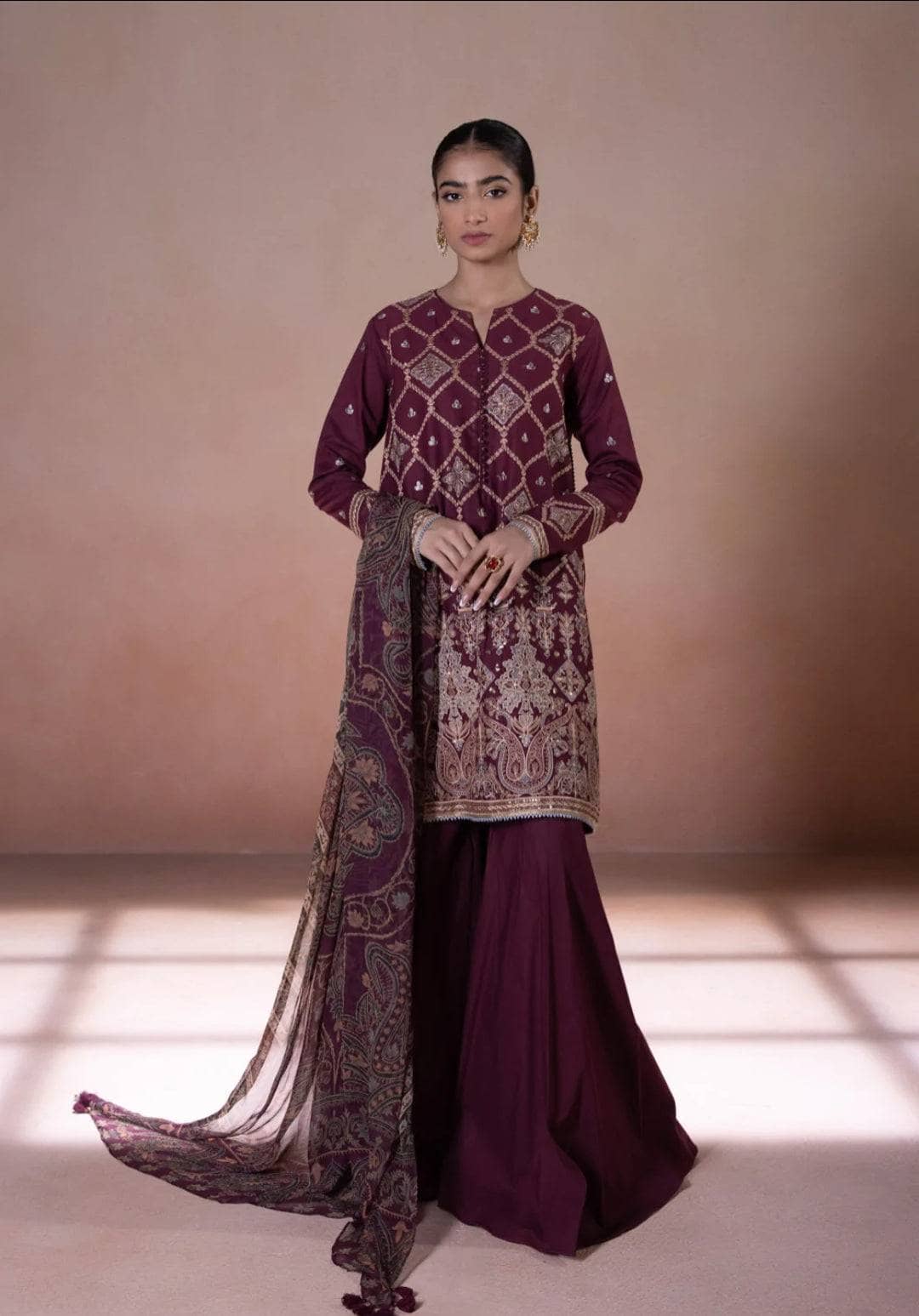 img_sapphire_intermix_2022_awwal_boutique