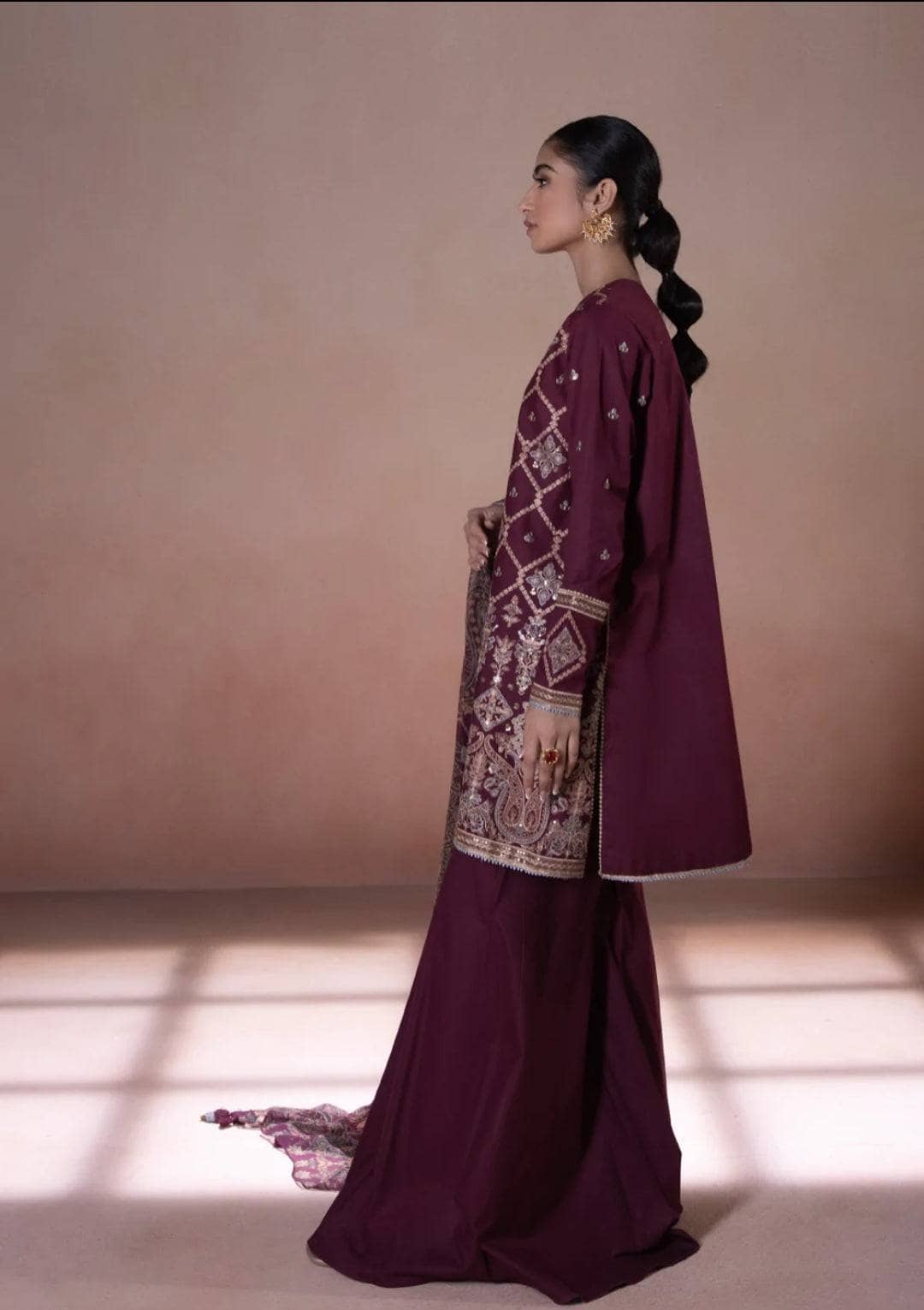 img_sapphire_intermix_2022_awwal_boutique