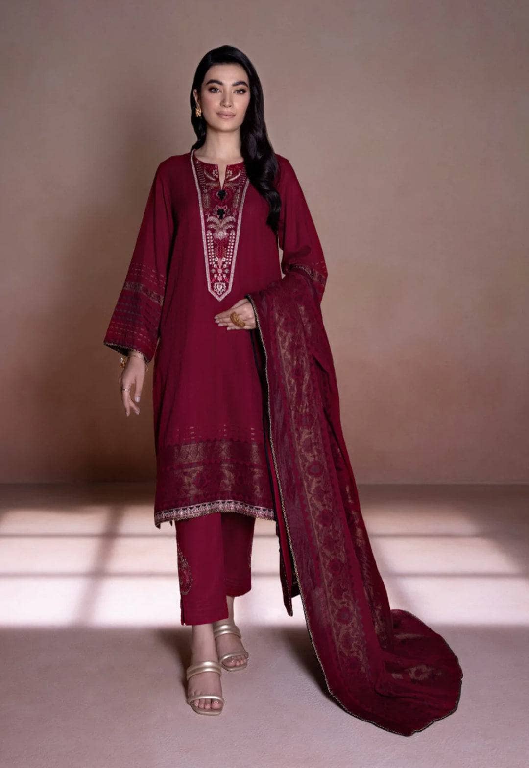 img_sapphire_intermix_2022_awwal_boutique