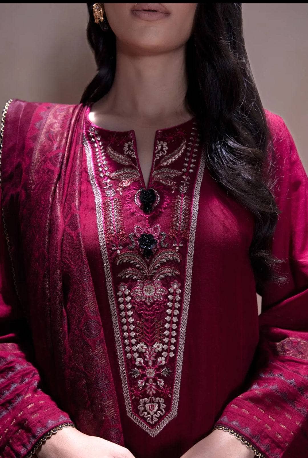 img_sapphire_intermix_2022_awwal_boutique