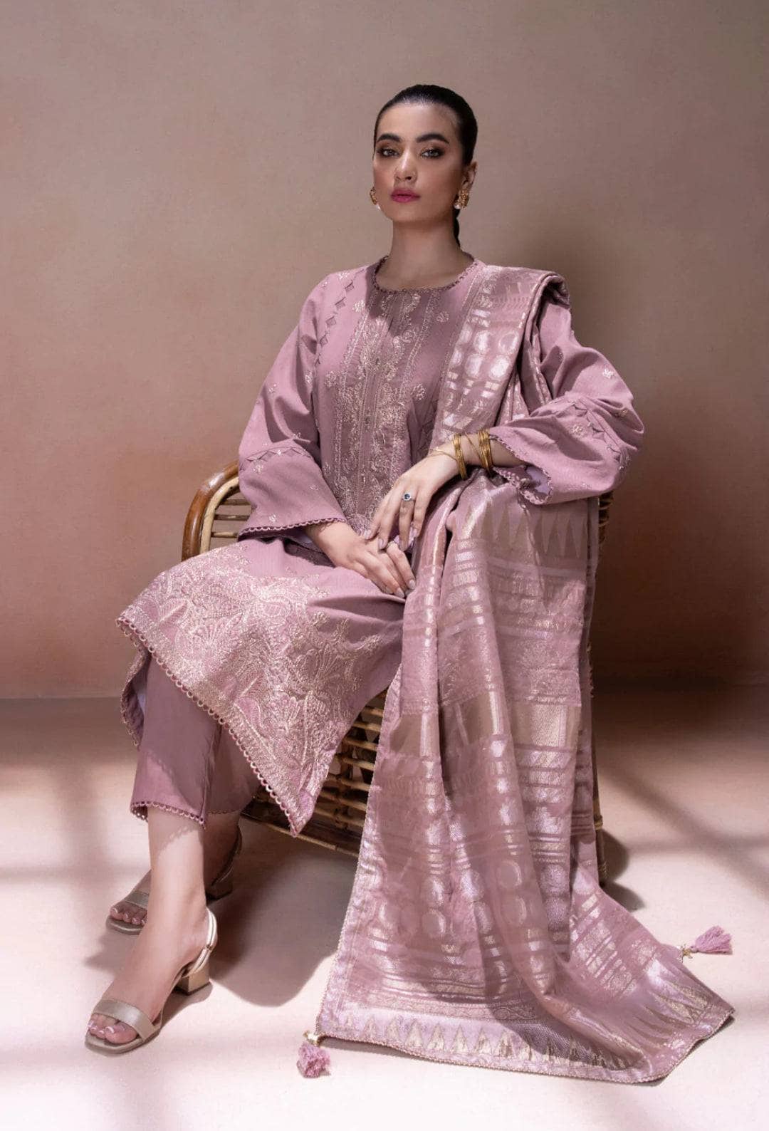 img_sapphire_intermix_2022_awwal_boutique