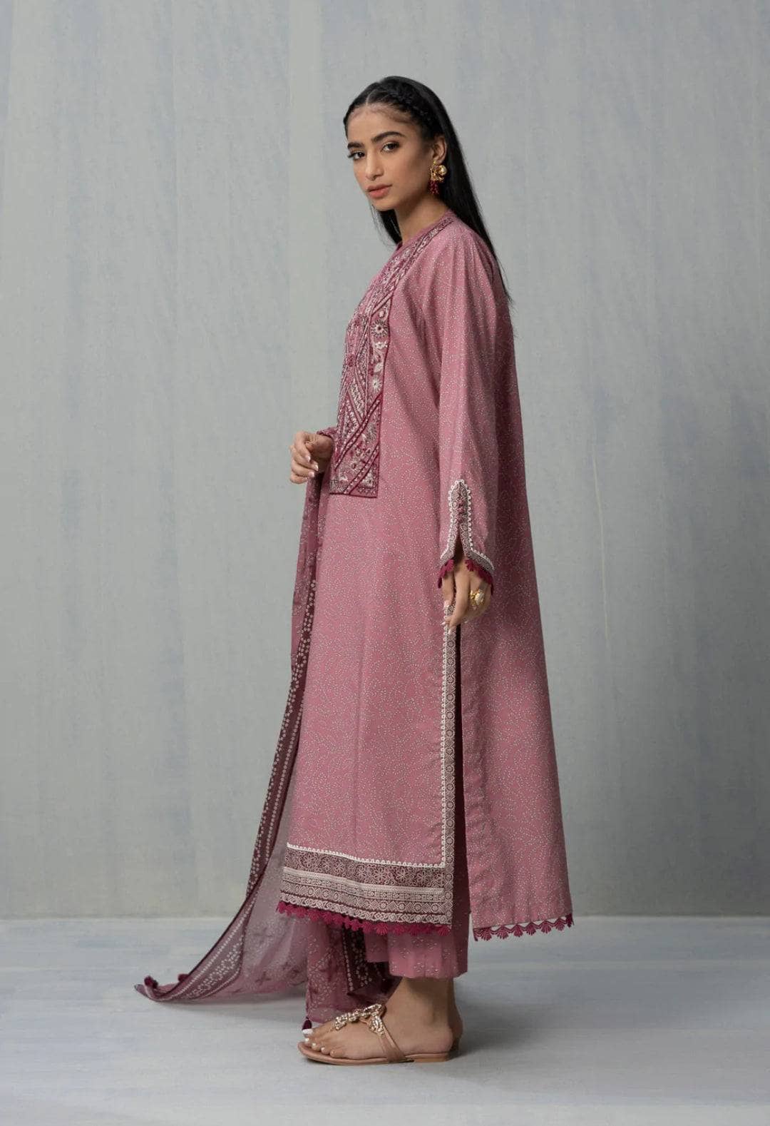 img_sapphire_intermix_2022_awwal_boutique